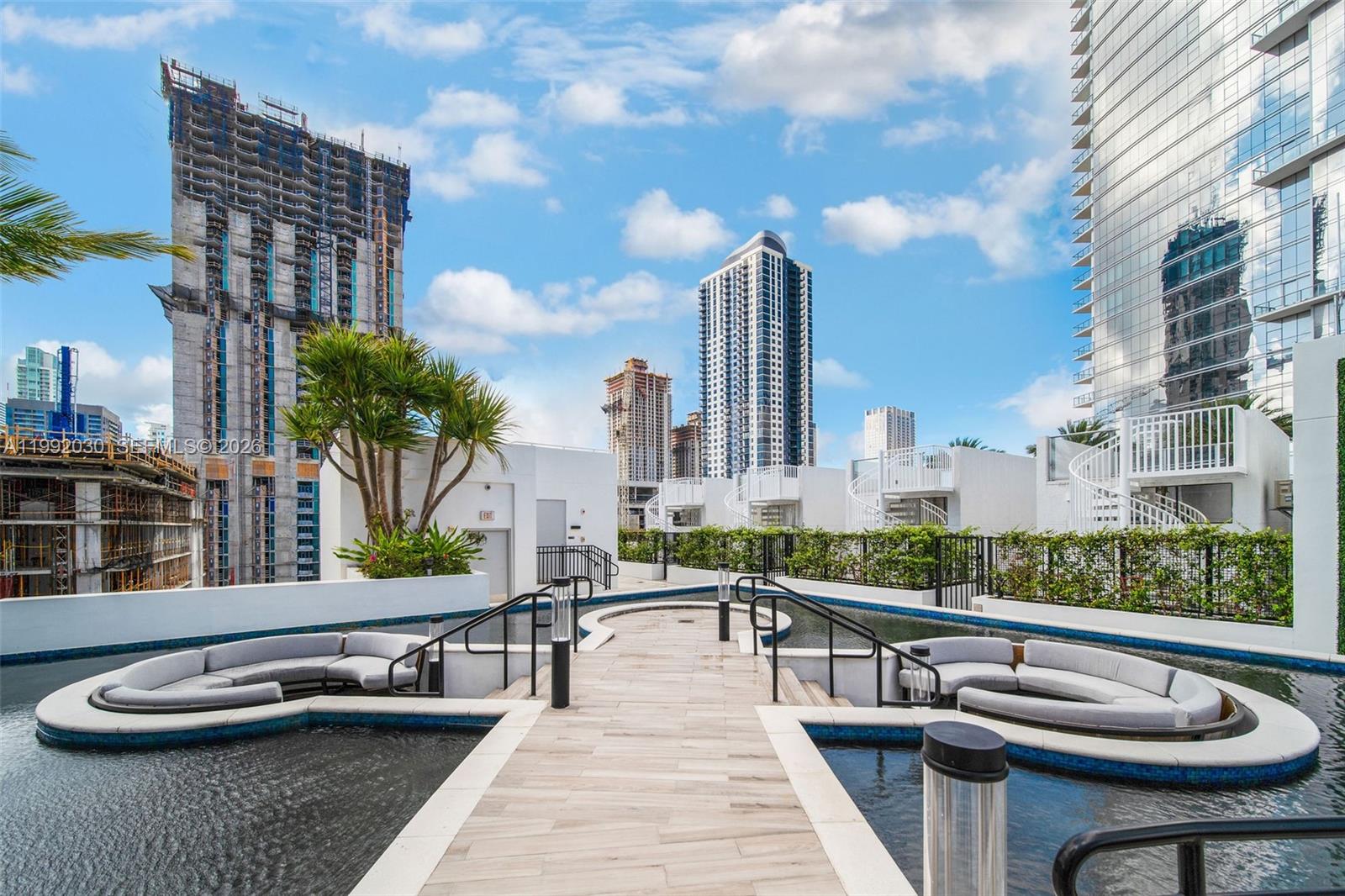 PARAMOUNT MIAMI WORLDCENT - Residential