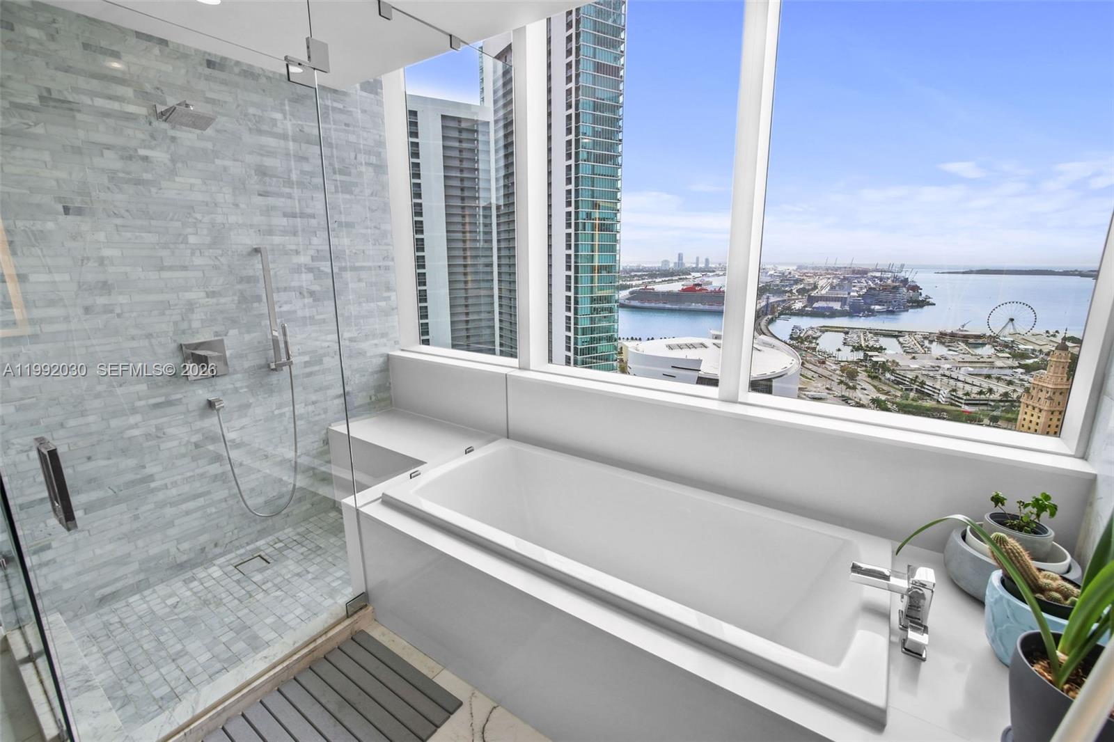 PARAMOUNT MIAMI WORLDCENT - Residential