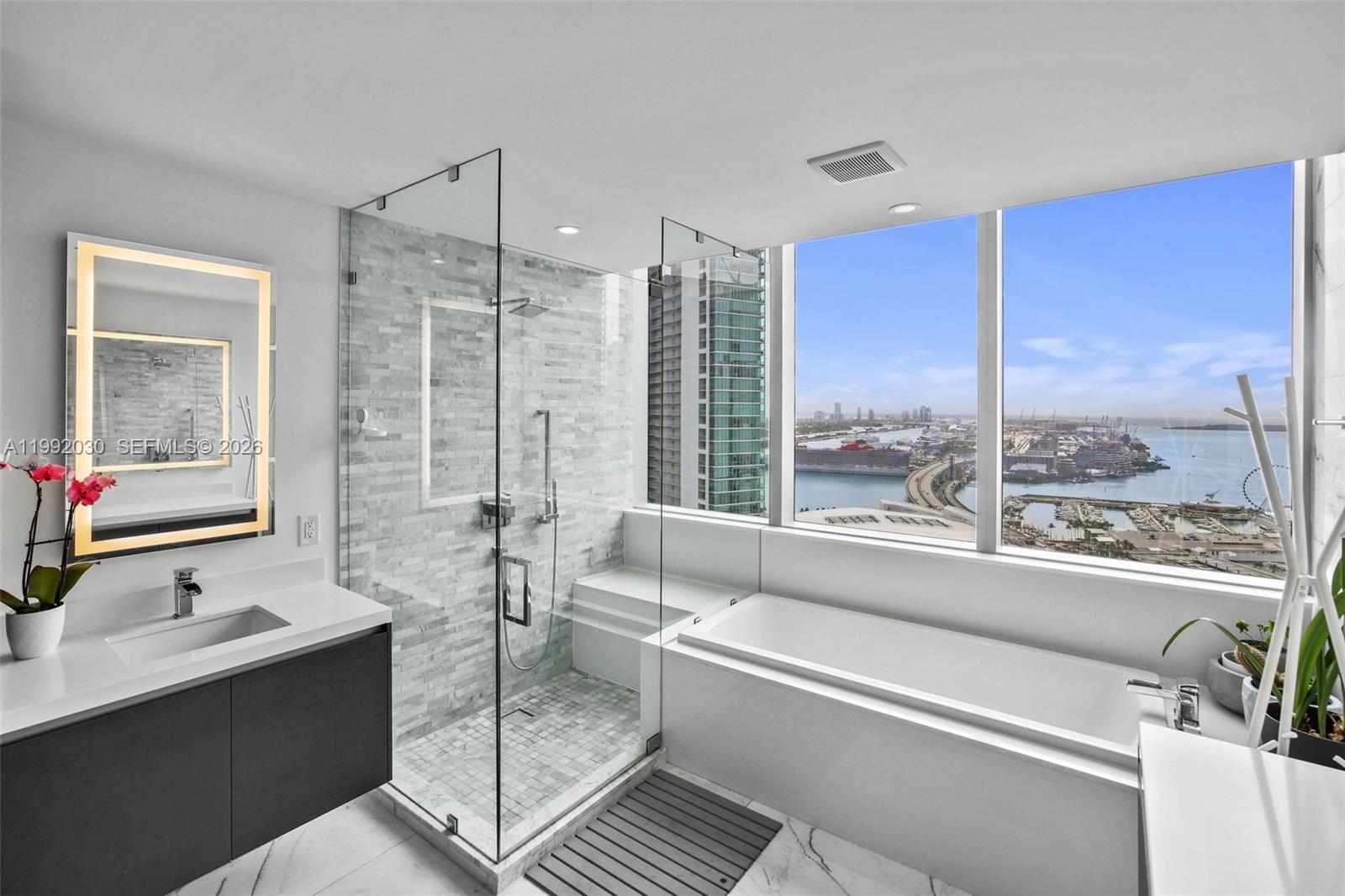 PARAMOUNT MIAMI WORLDCENT - Residential