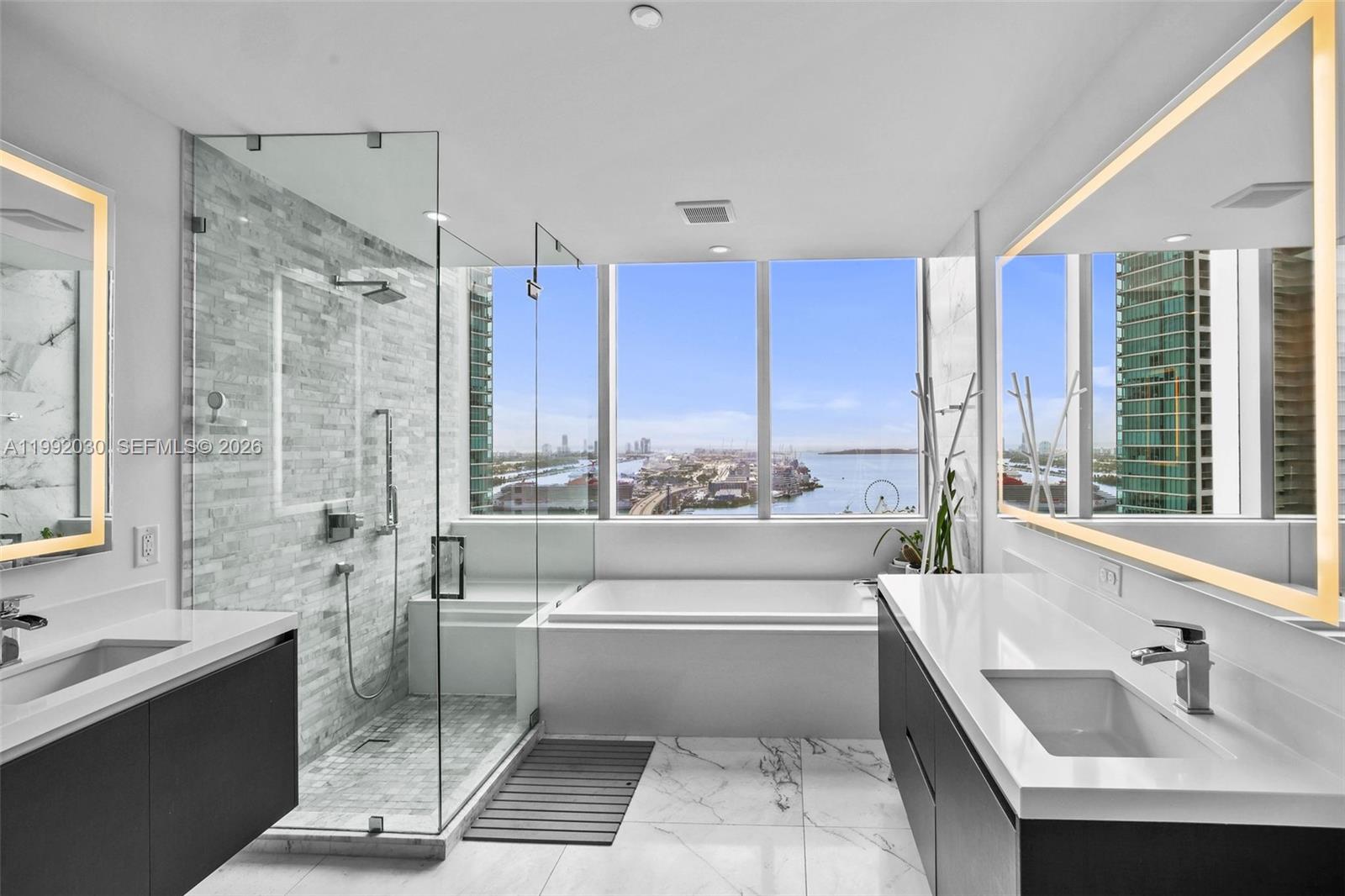 PARAMOUNT MIAMI WORLDCENT - Residential