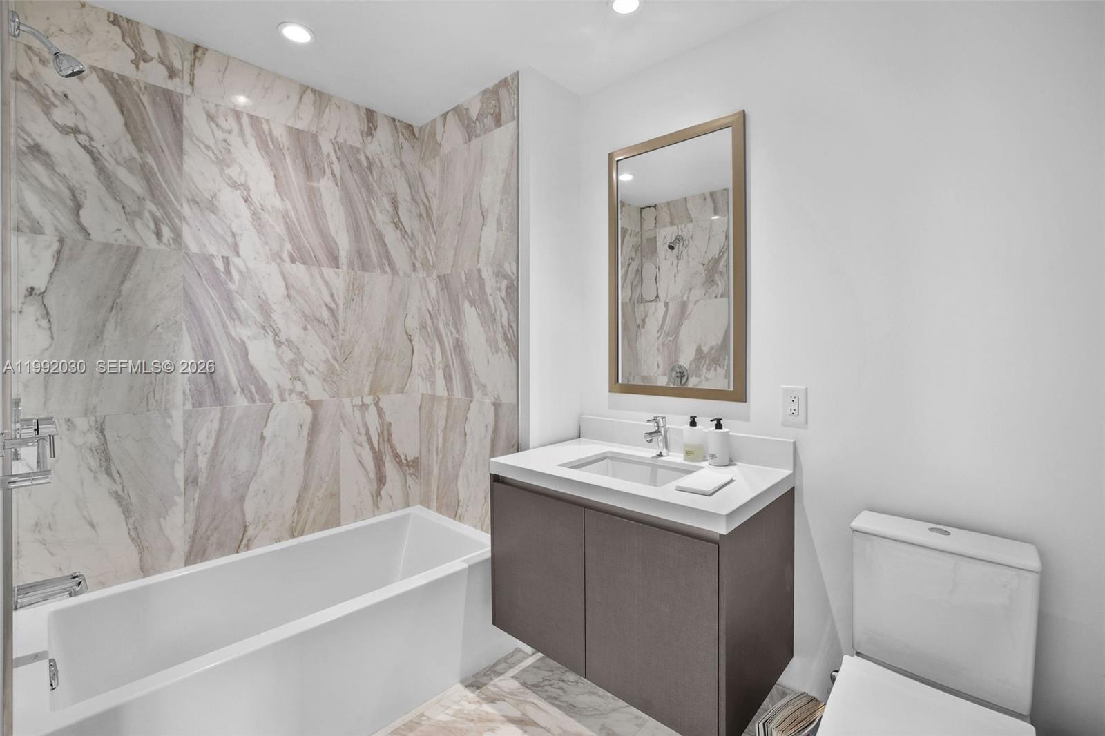 PARAMOUNT MIAMI WORLDCENT - Residential