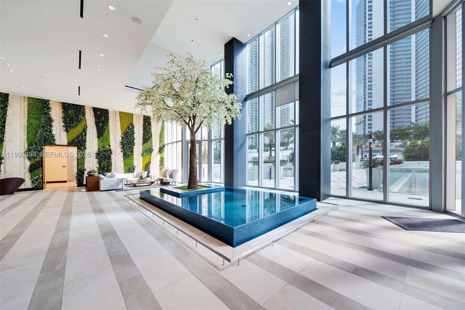 PARAMOUNT MIAMI WORLDCENT - Residential