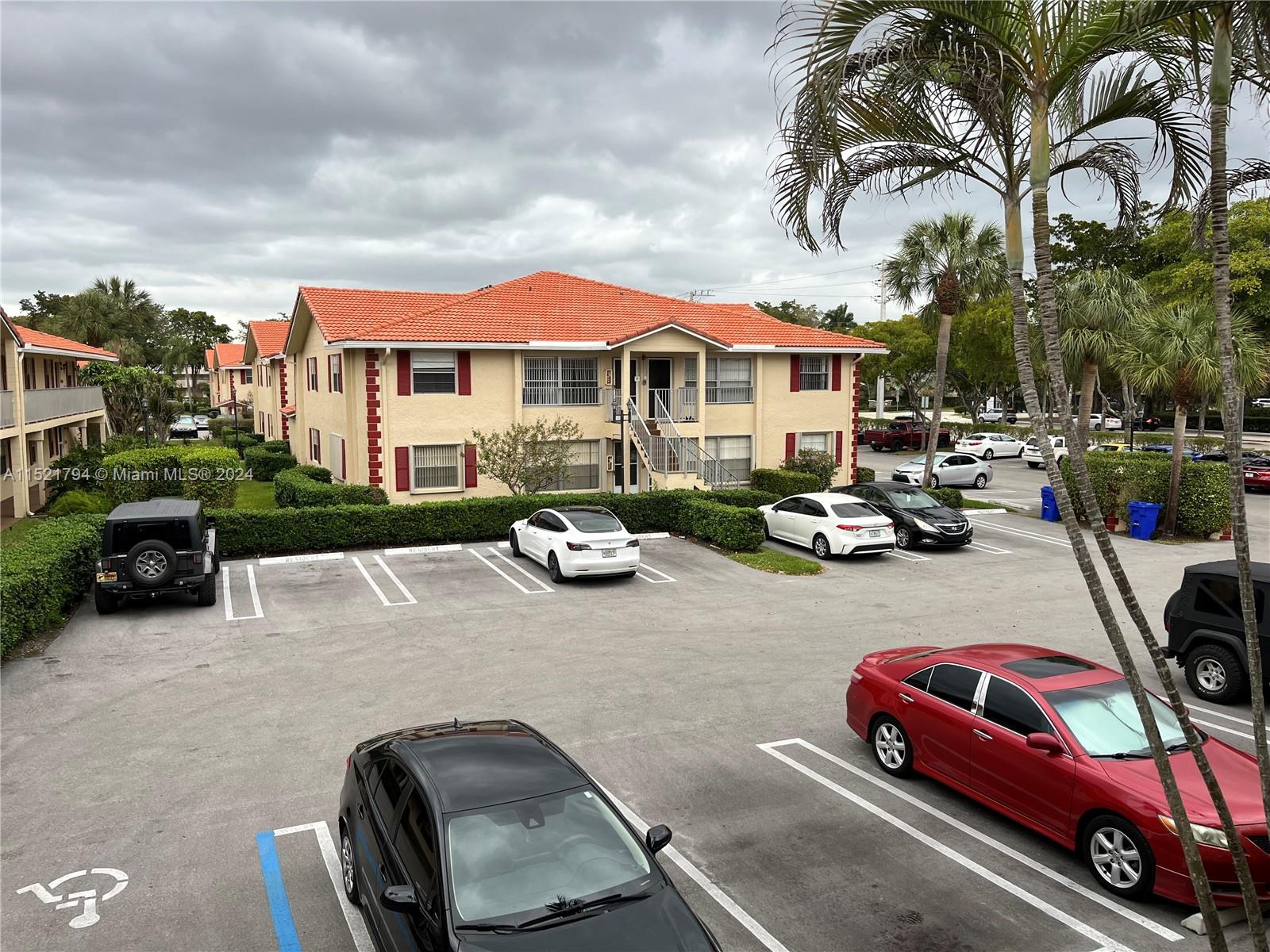 HOLIDAY VILLAGE OF CORAL - Residential Lease