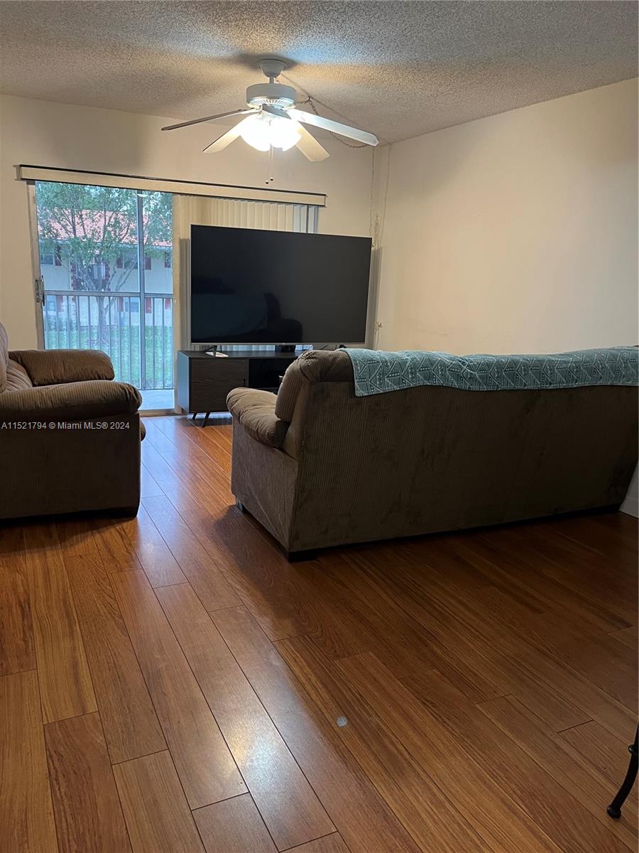 HOLIDAY VILLAGE OF CORAL - Residential Lease