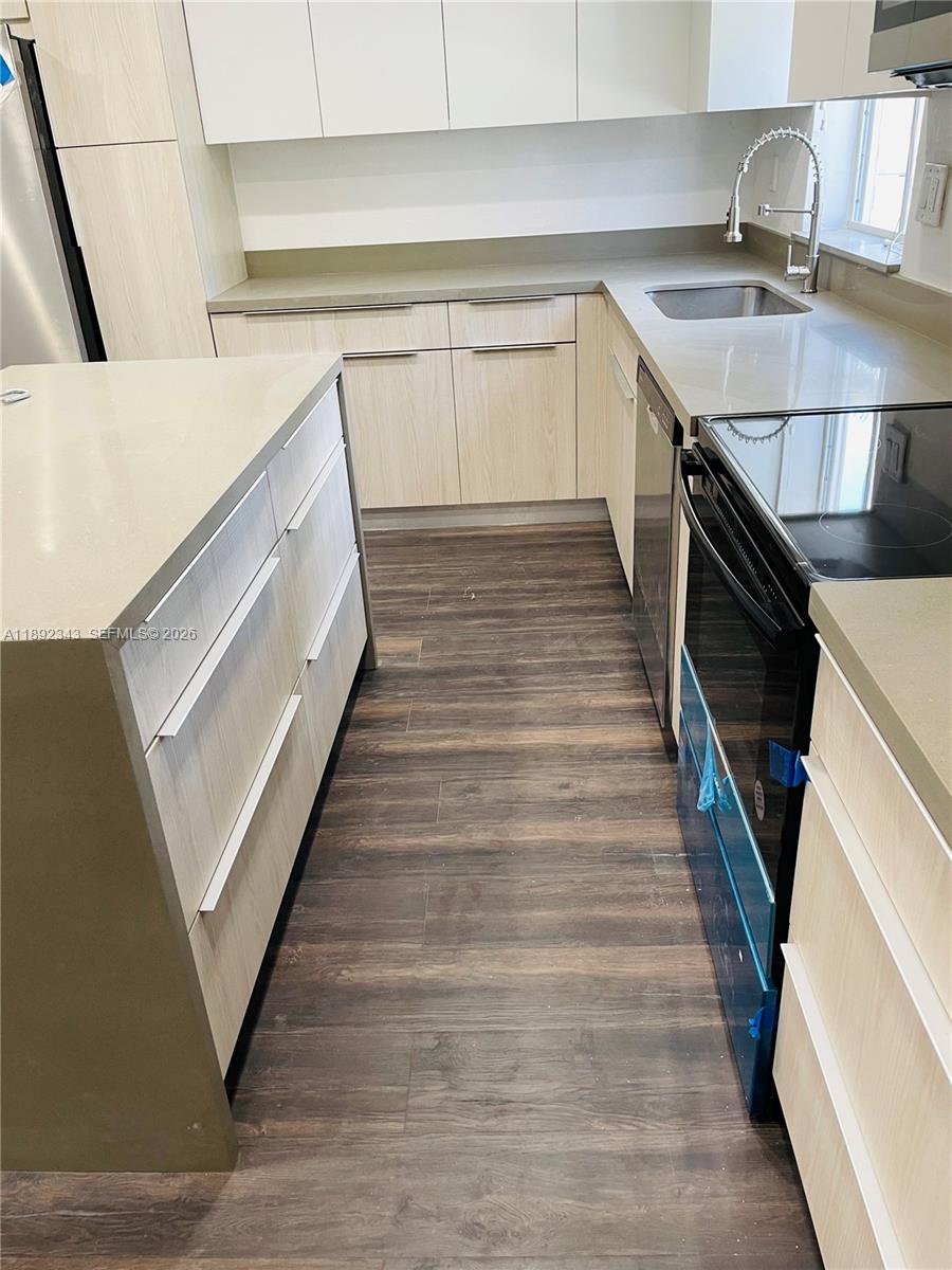 SCHOOL HOUSE SUB - Residential