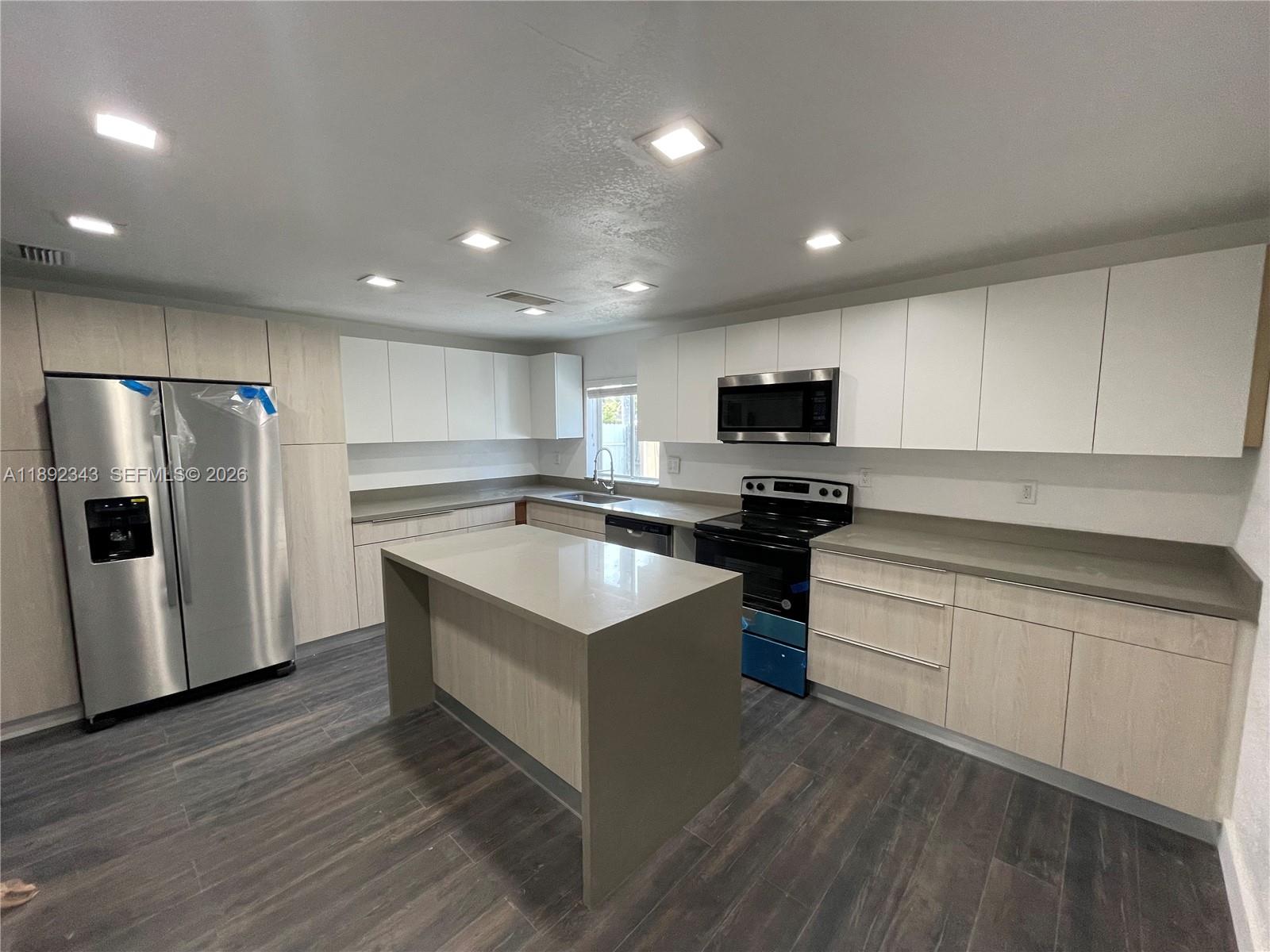 SCHOOL HOUSE SUB - Residential