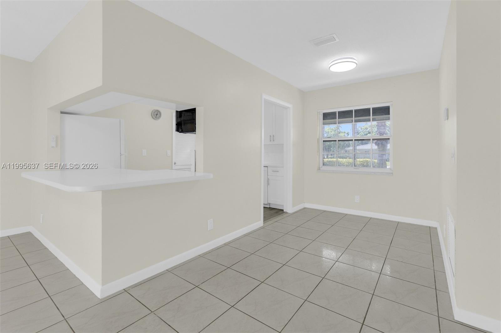 CORAL SPRINGS VILLAGE GRE - Residential Lease