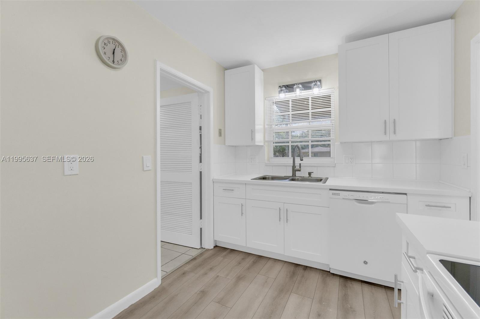 CORAL SPRINGS VILLAGE GRE - Residential Lease