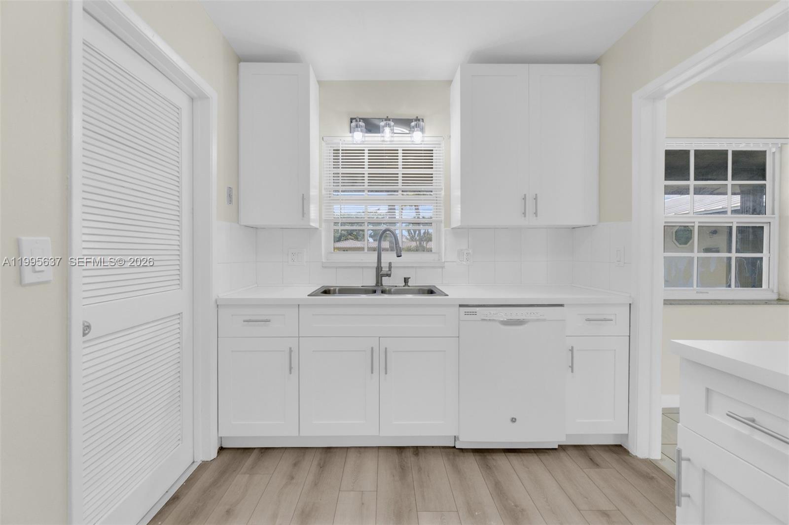 CORAL SPRINGS VILLAGE GRE - Residential Lease