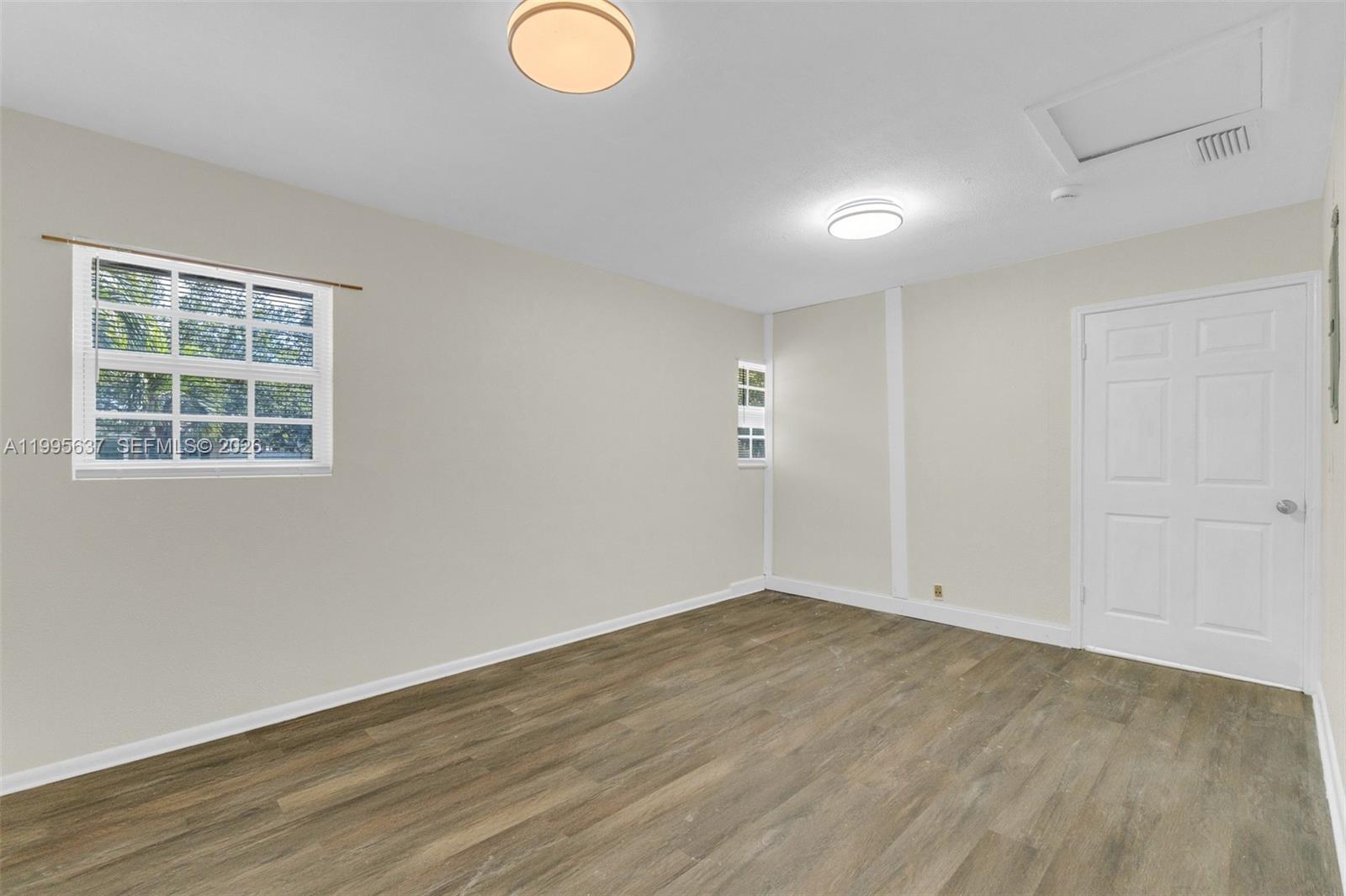 CORAL SPRINGS VILLAGE GRE - Residential Lease