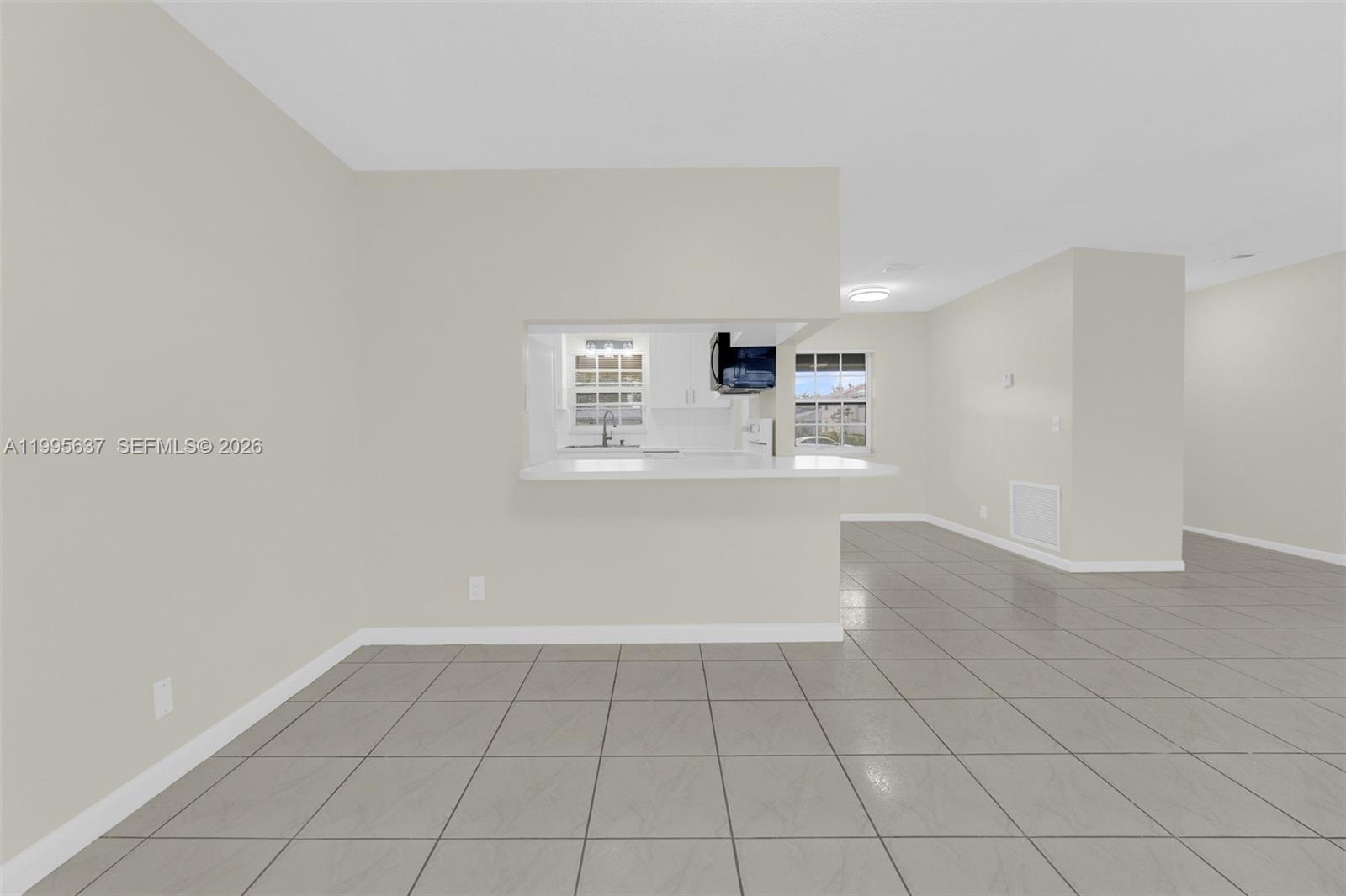 CORAL SPRINGS VILLAGE GRE - Residential Lease