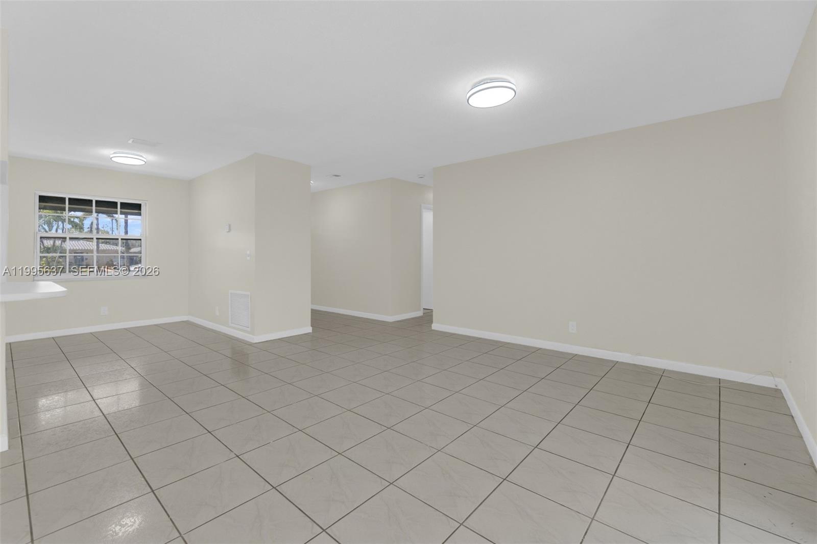 CORAL SPRINGS VILLAGE GRE - Residential Lease