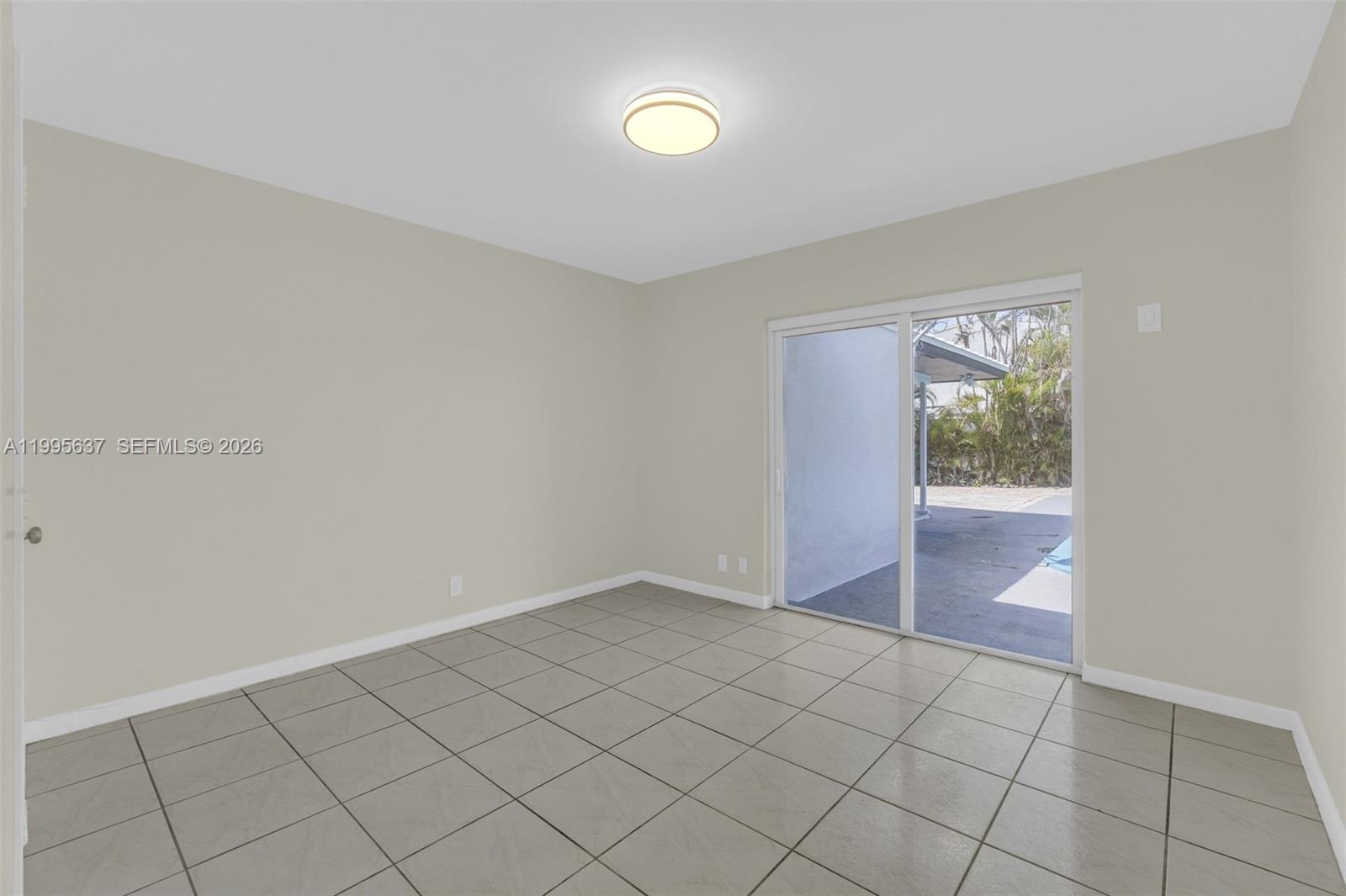 CORAL SPRINGS VILLAGE GRE - Residential Lease