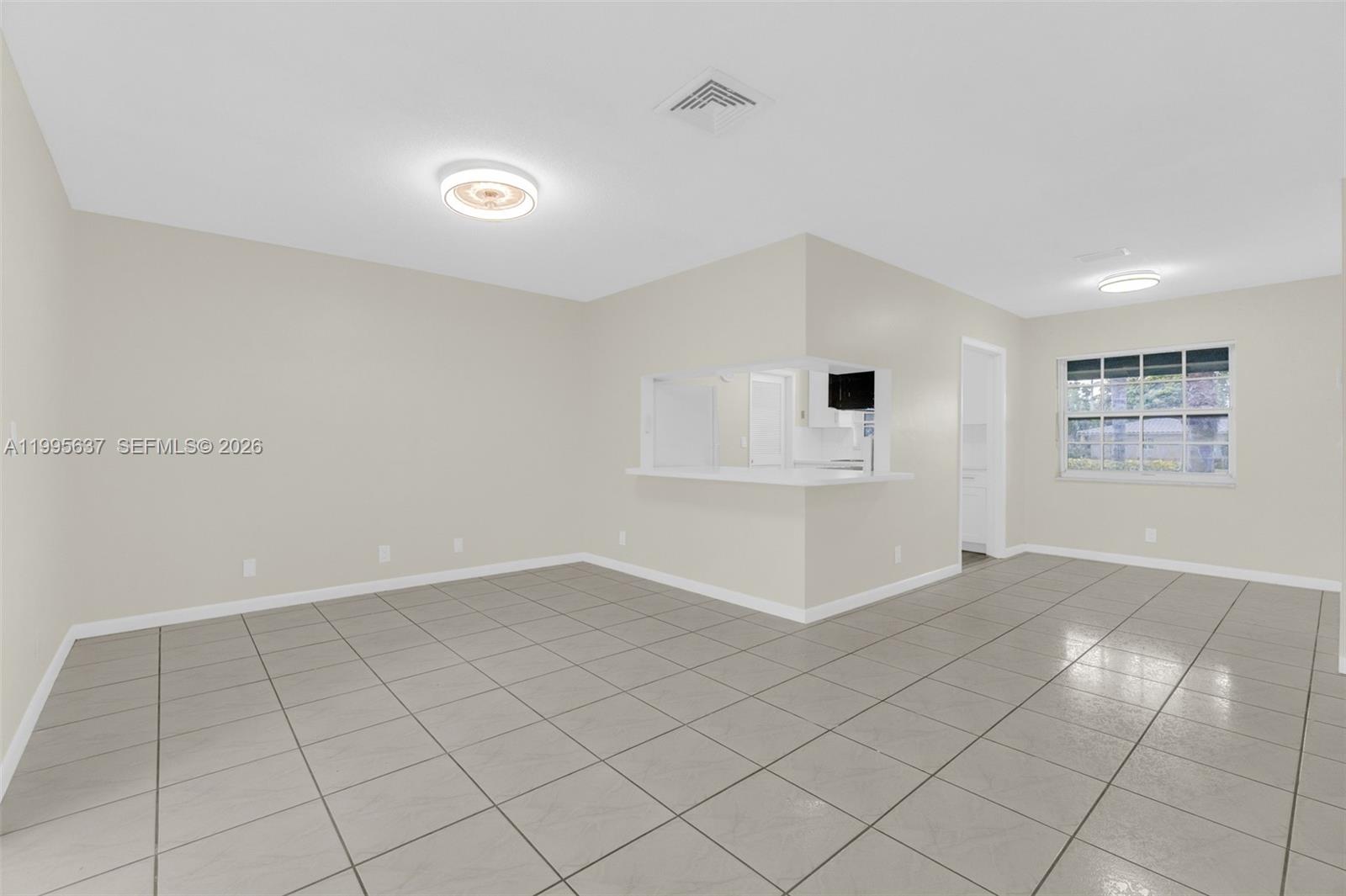 CORAL SPRINGS VILLAGE GRE - Residential Lease