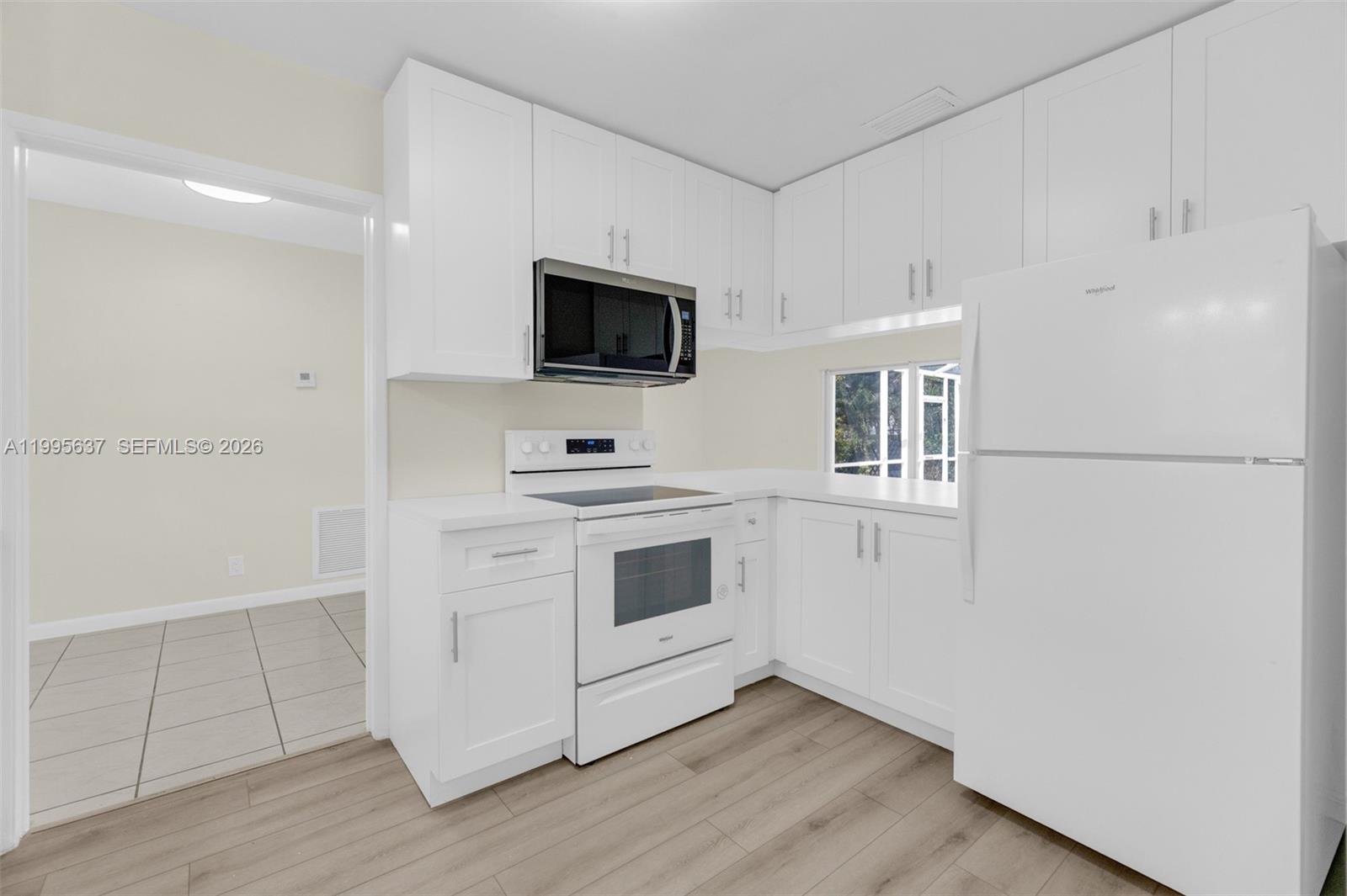 CORAL SPRINGS VILLAGE GRE - Residential Lease