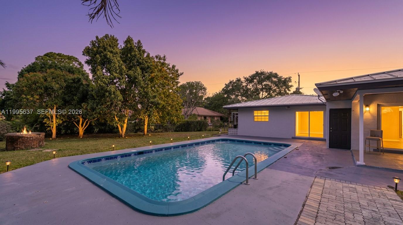 CORAL SPRINGS VILLAGE GRE - Residential Lease