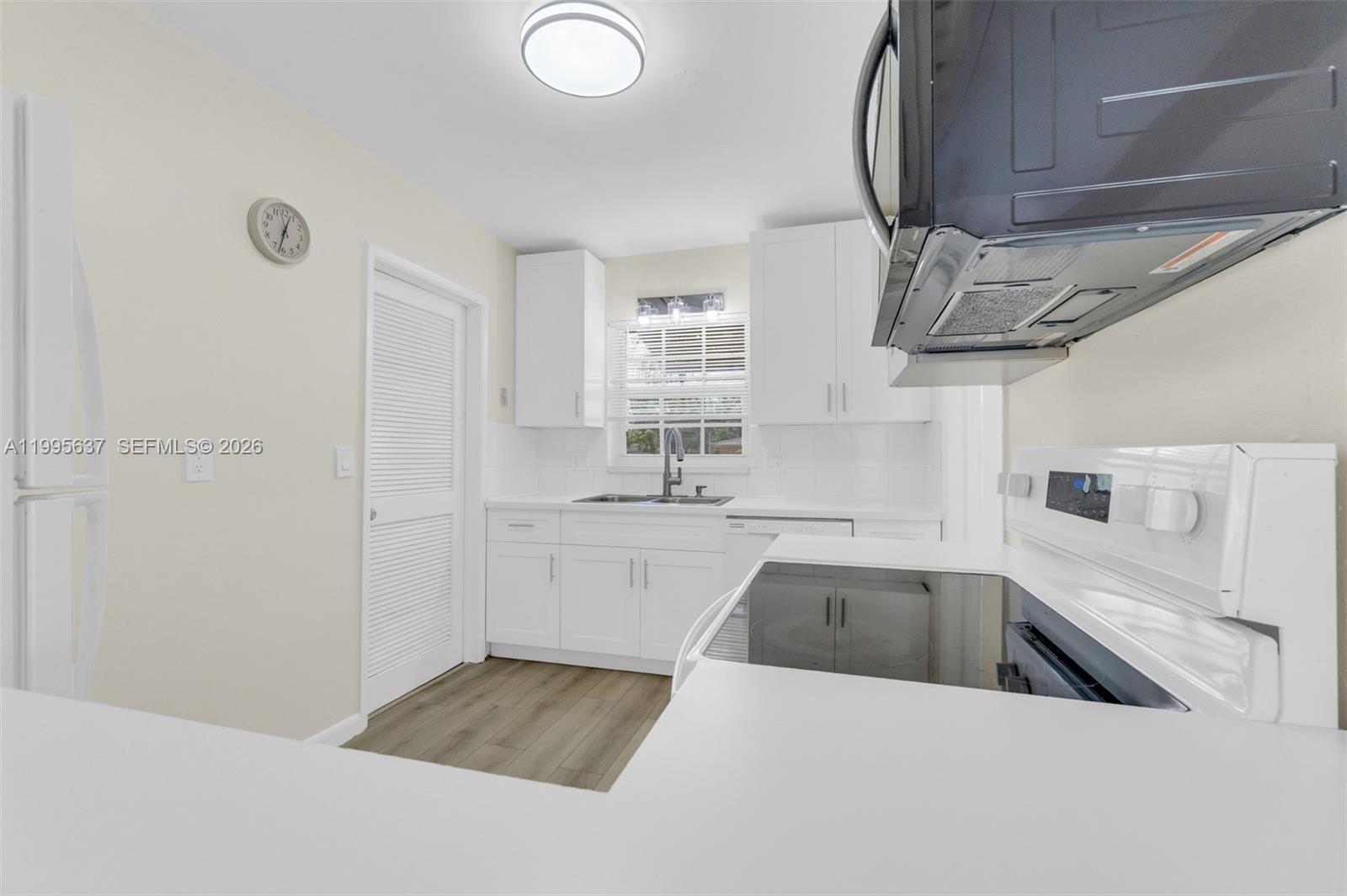 CORAL SPRINGS VILLAGE GRE - Residential Lease