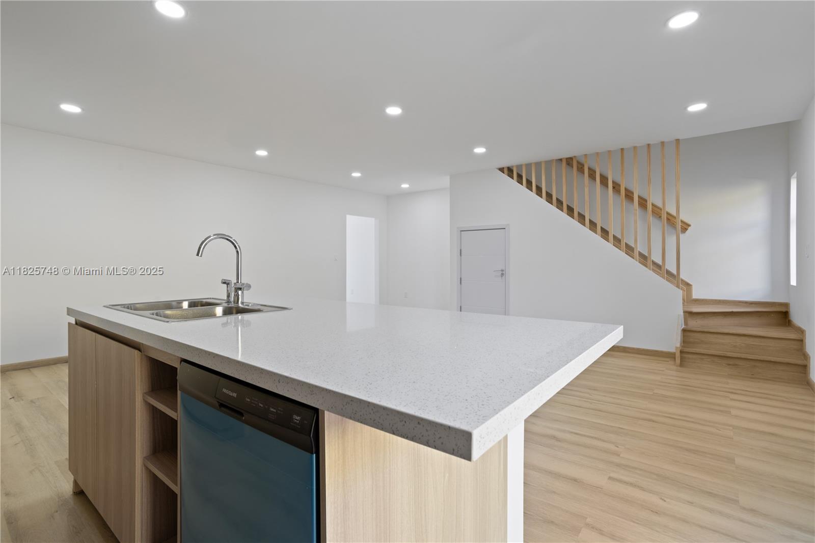 931 NW 12th St 1