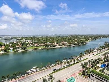 4775 Collins Ave 2105