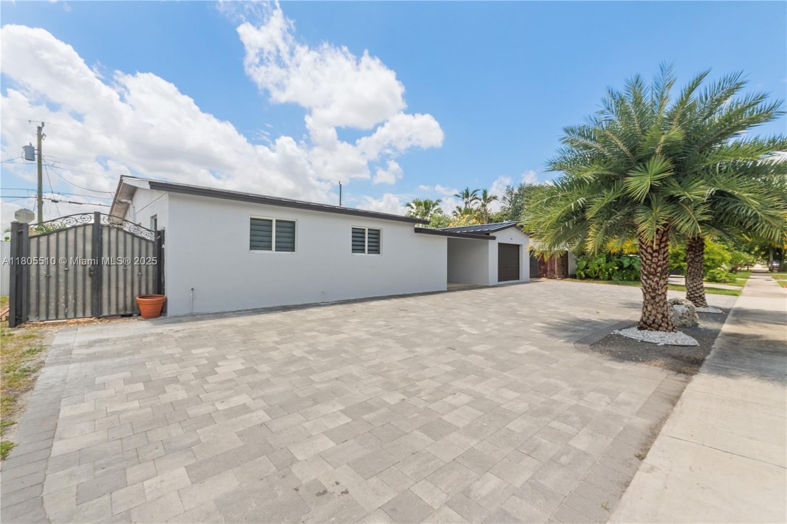 7880 NW 174th Ter