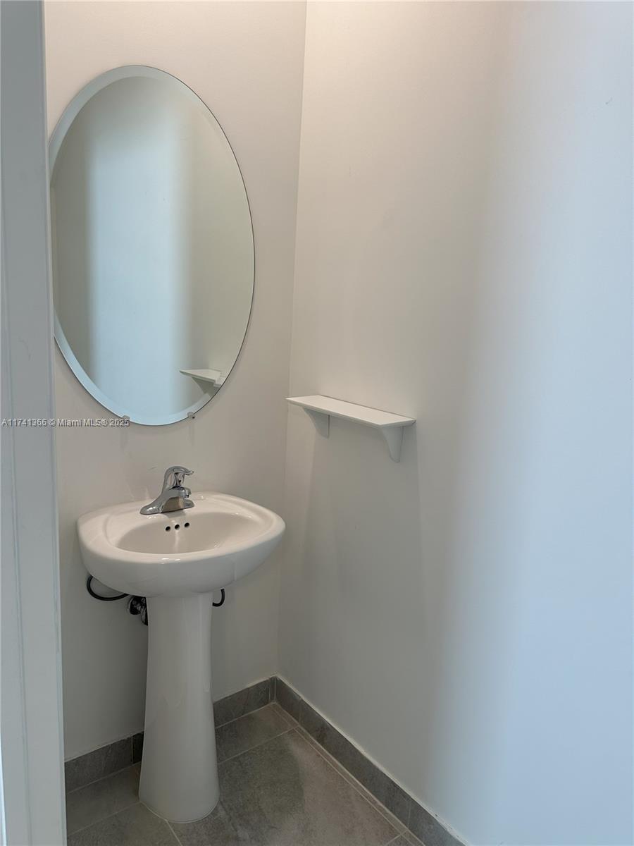 RESERVE AT EDGEWOOD - Residential Lease