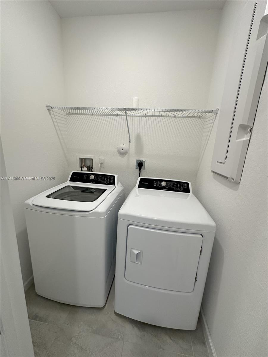 RESERVE AT EDGEWOOD - Residential Lease