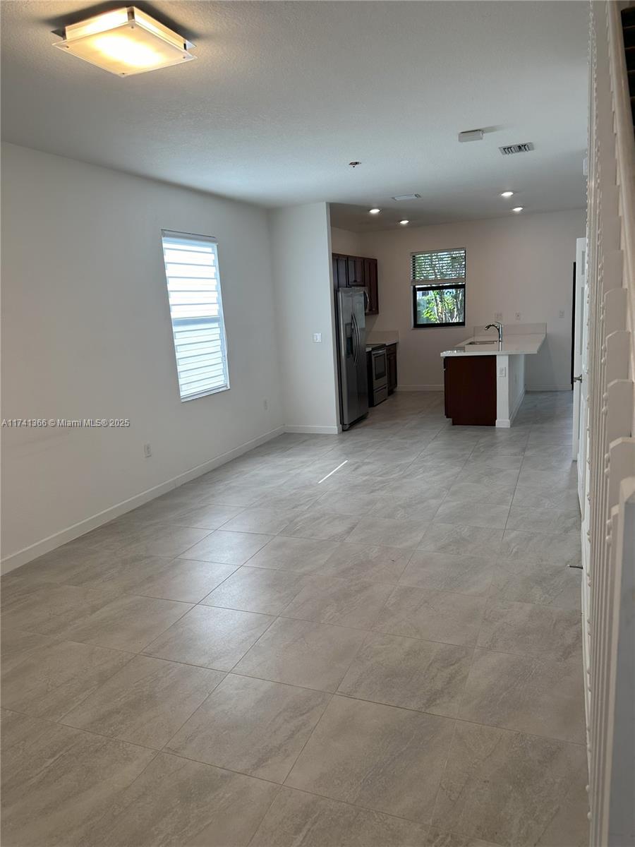 RESERVE AT EDGEWOOD - Residential Lease