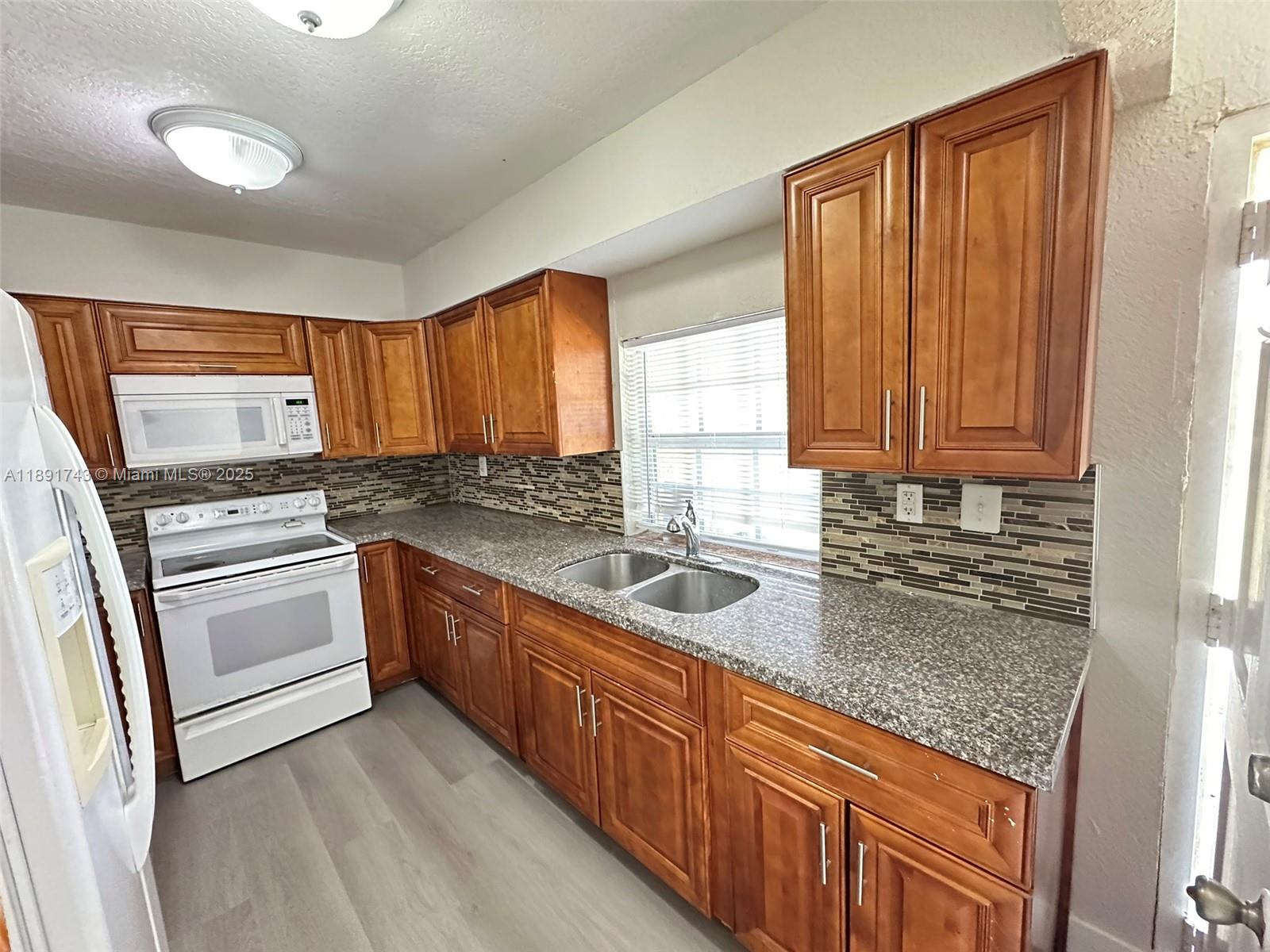 HILLS HOMES SUB - Residential Lease
