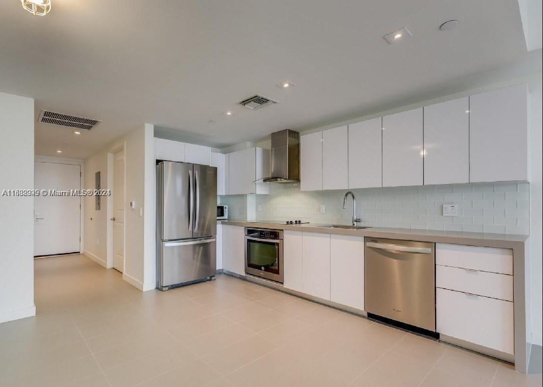 WE HAVE RESERVES and 5% DOWN FINANCING
Experience luxury living in this spacious 588 sq ft studio in the coveted A&E District. This unit offers breathtaking water views and unbeatable access to major highways.
Indulge in 30,000 square feet of top-tier amenities, including multiple pools (Sunrise, Sunset, and Rooftop with Jacuzzi), a 3,000 sq ft state-of-the-art gym, spa and treatment rooms, a racquetball court, theater, and a social room. Enjoy 24/7 security, concierge services, on-site management, and convenient self-parking and valet options.
Seize this chance to own a piece of paradise in a prime location.