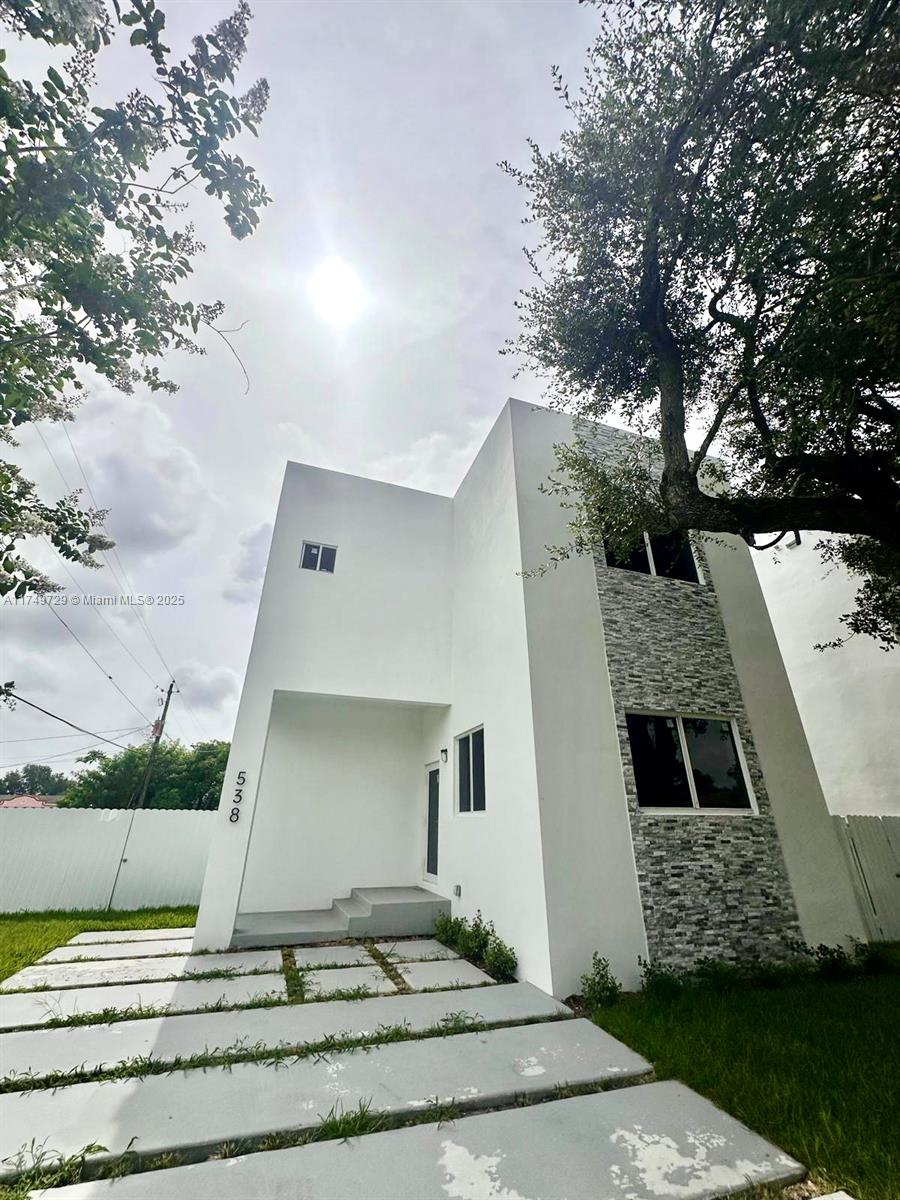 538 NW 17th Ave
