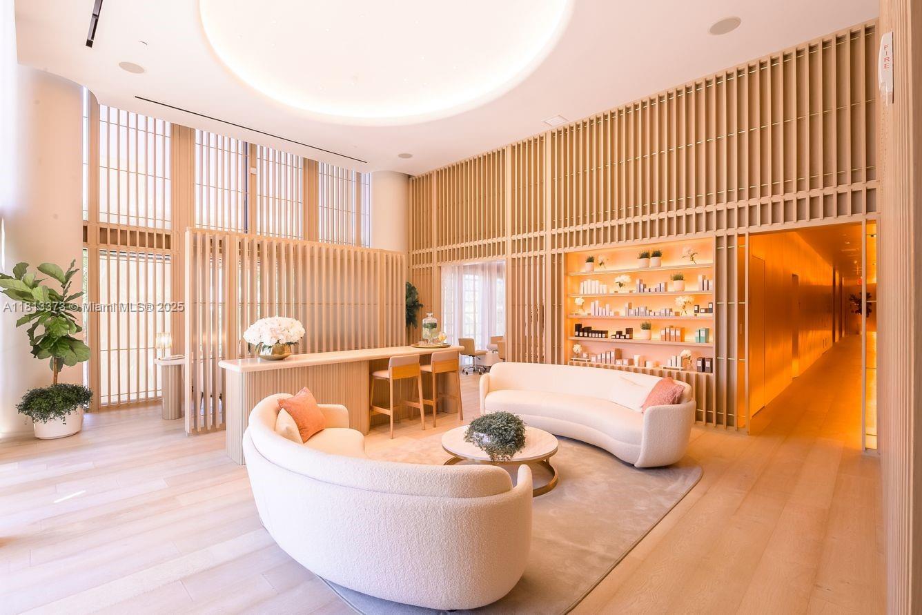 2201 COLLINS AVE CONDO - Residential