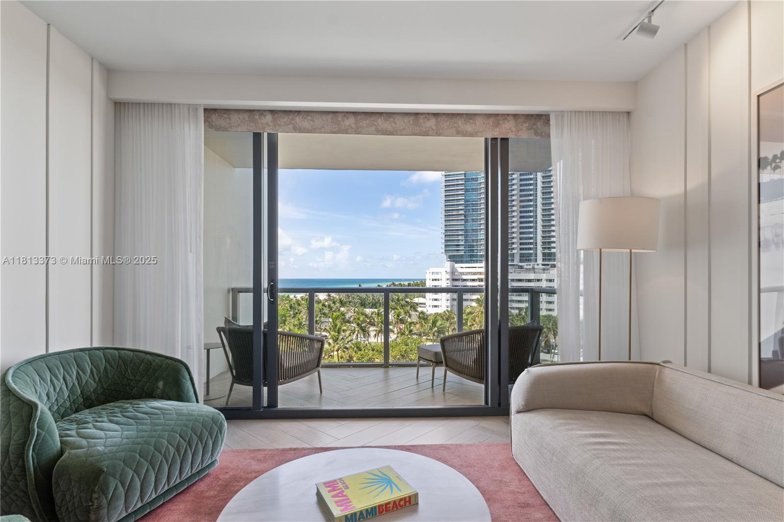 2201 Collins Ave 707