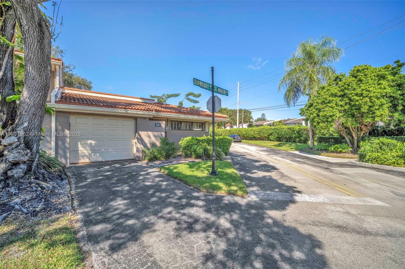 View photos, virtual tours, details... 201 Dunwoody Ln 17-87