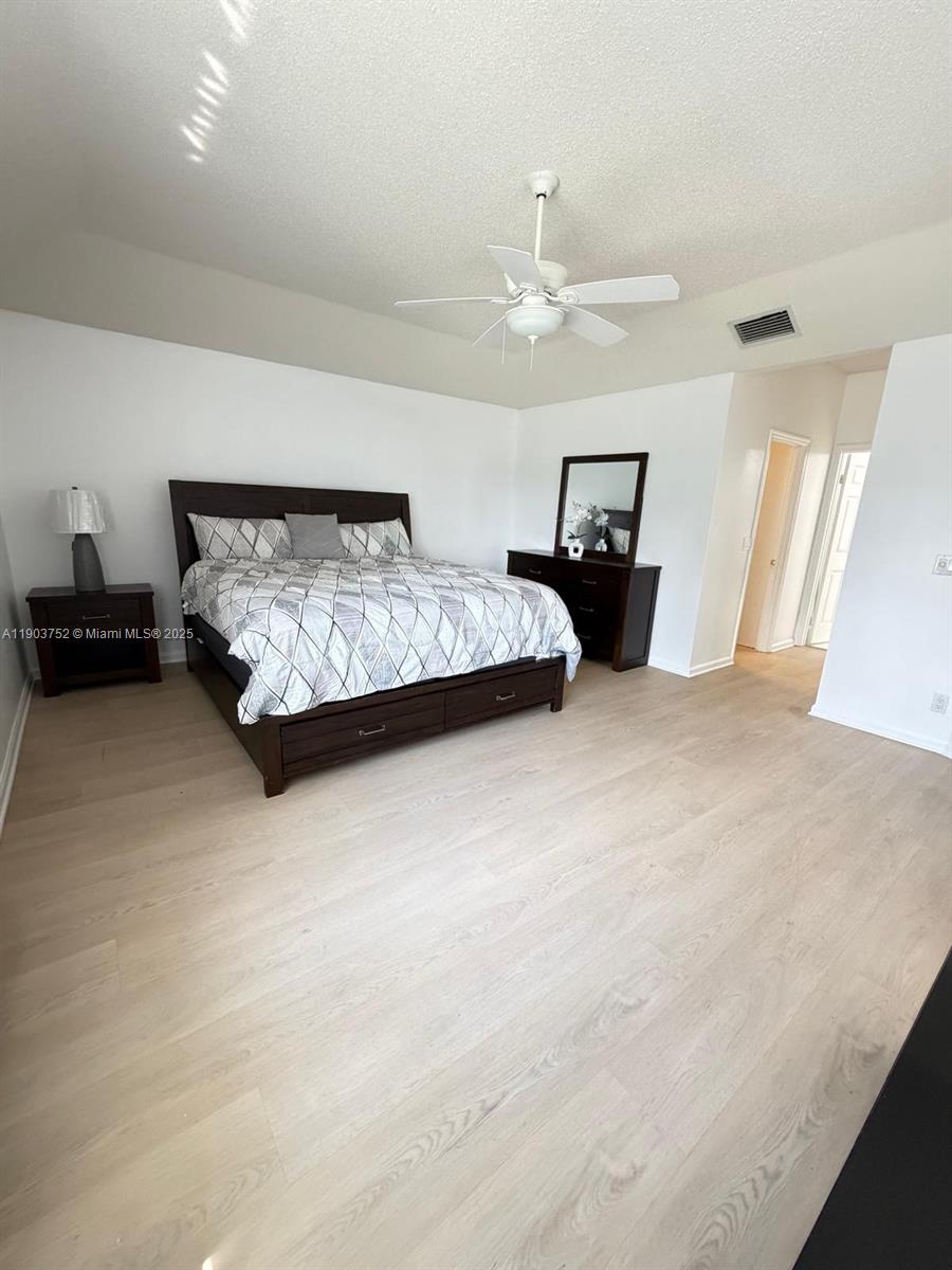 BRIARWOOD AT INDIAN SPRIN - Residential Lease