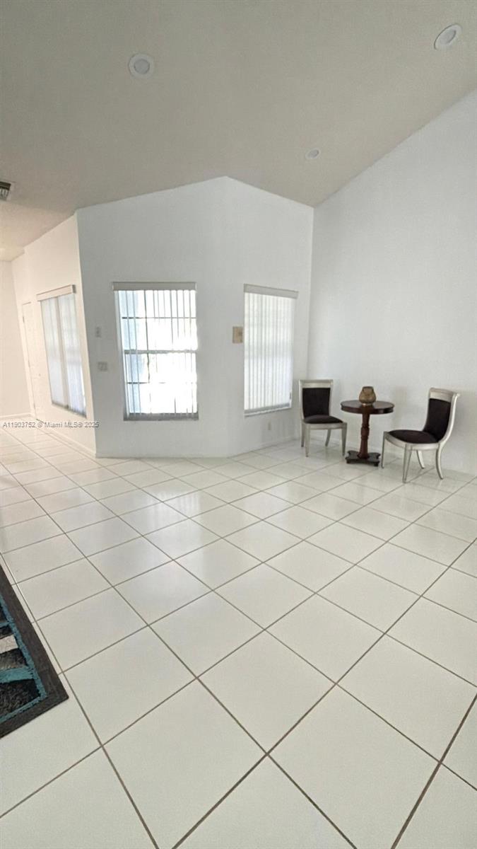 BRIARWOOD AT INDIAN SPRIN - Residential Lease