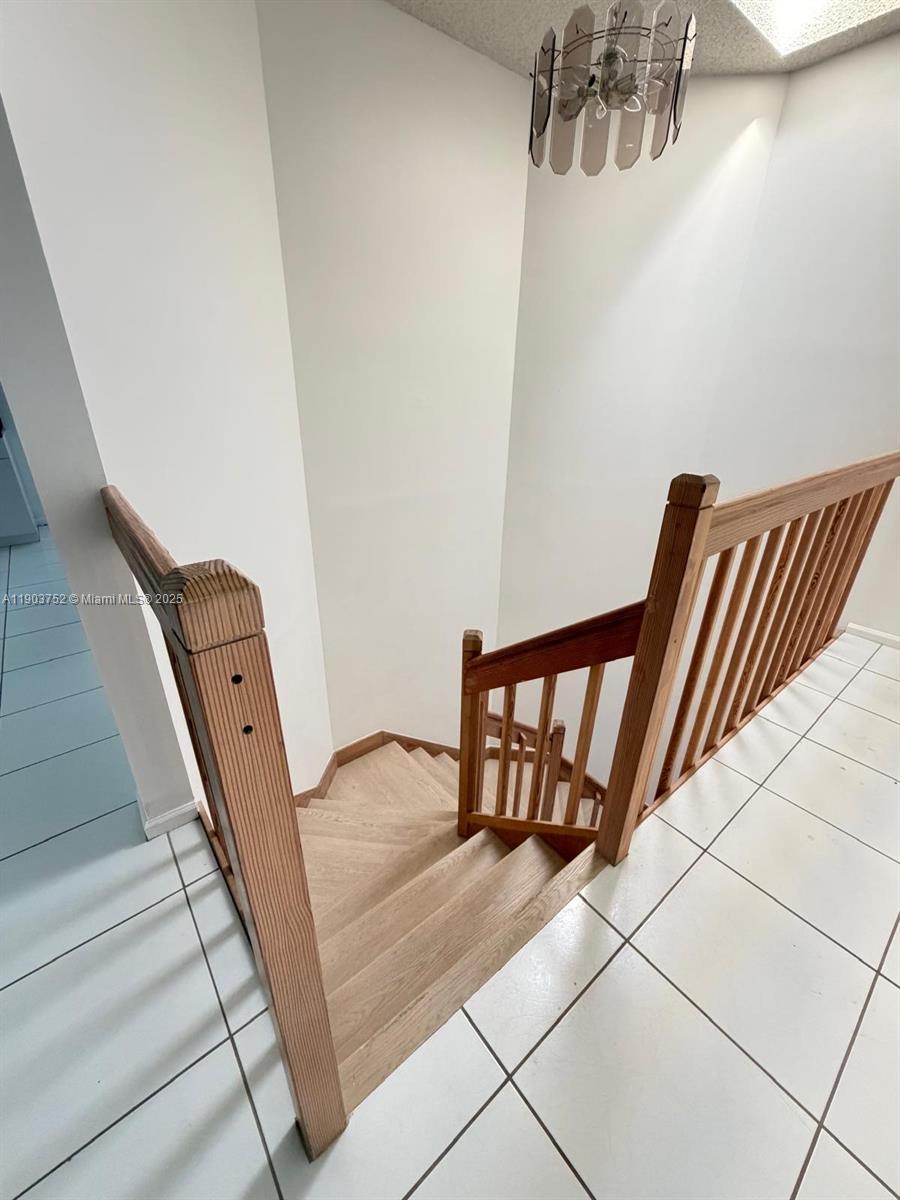 BRIARWOOD AT INDIAN SPRIN - Residential Lease