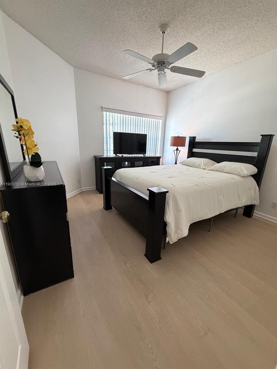 BRIARWOOD AT INDIAN SPRIN - Residential Lease