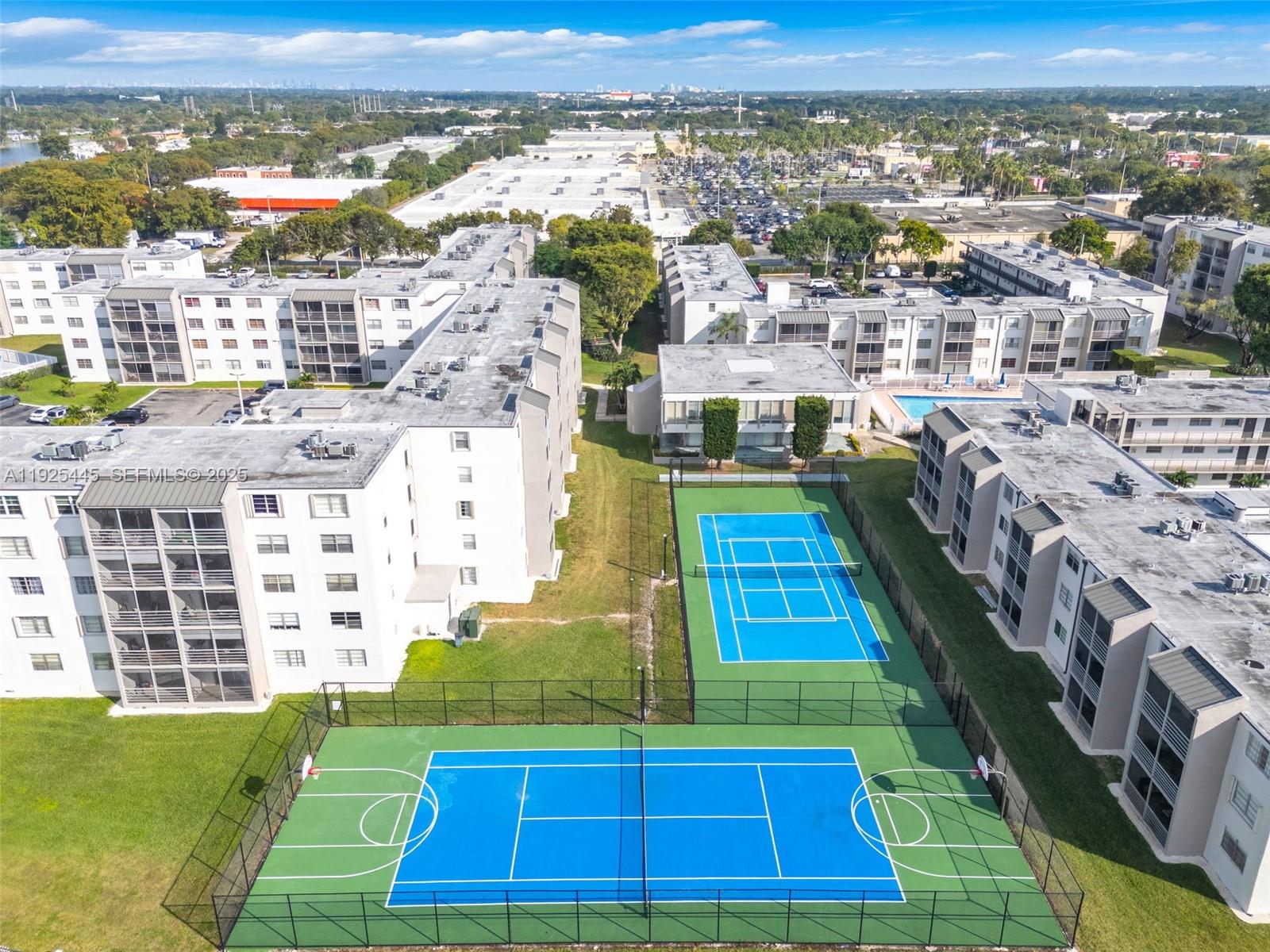 EL CONQUISTADOR NORTH CON - Residential