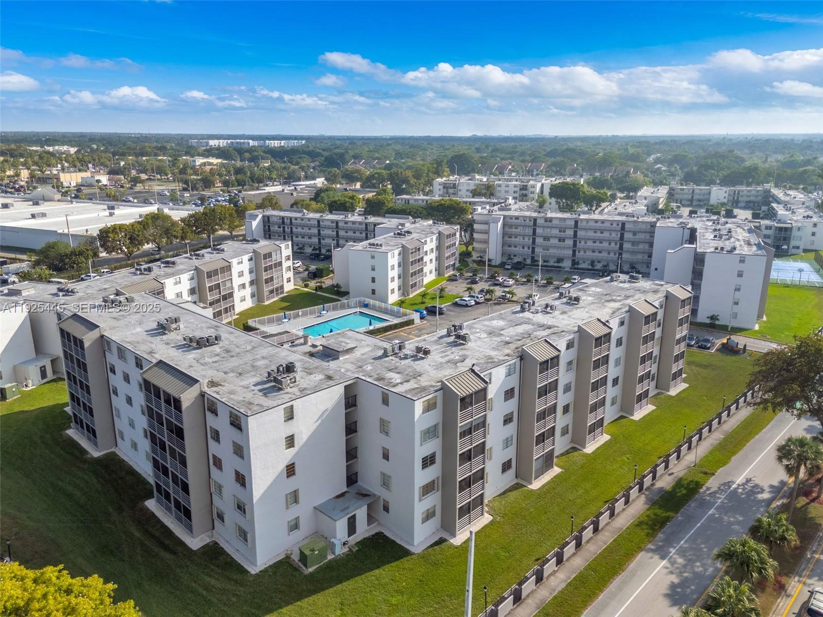 EL CONQUISTADOR NORTH CON - Residential