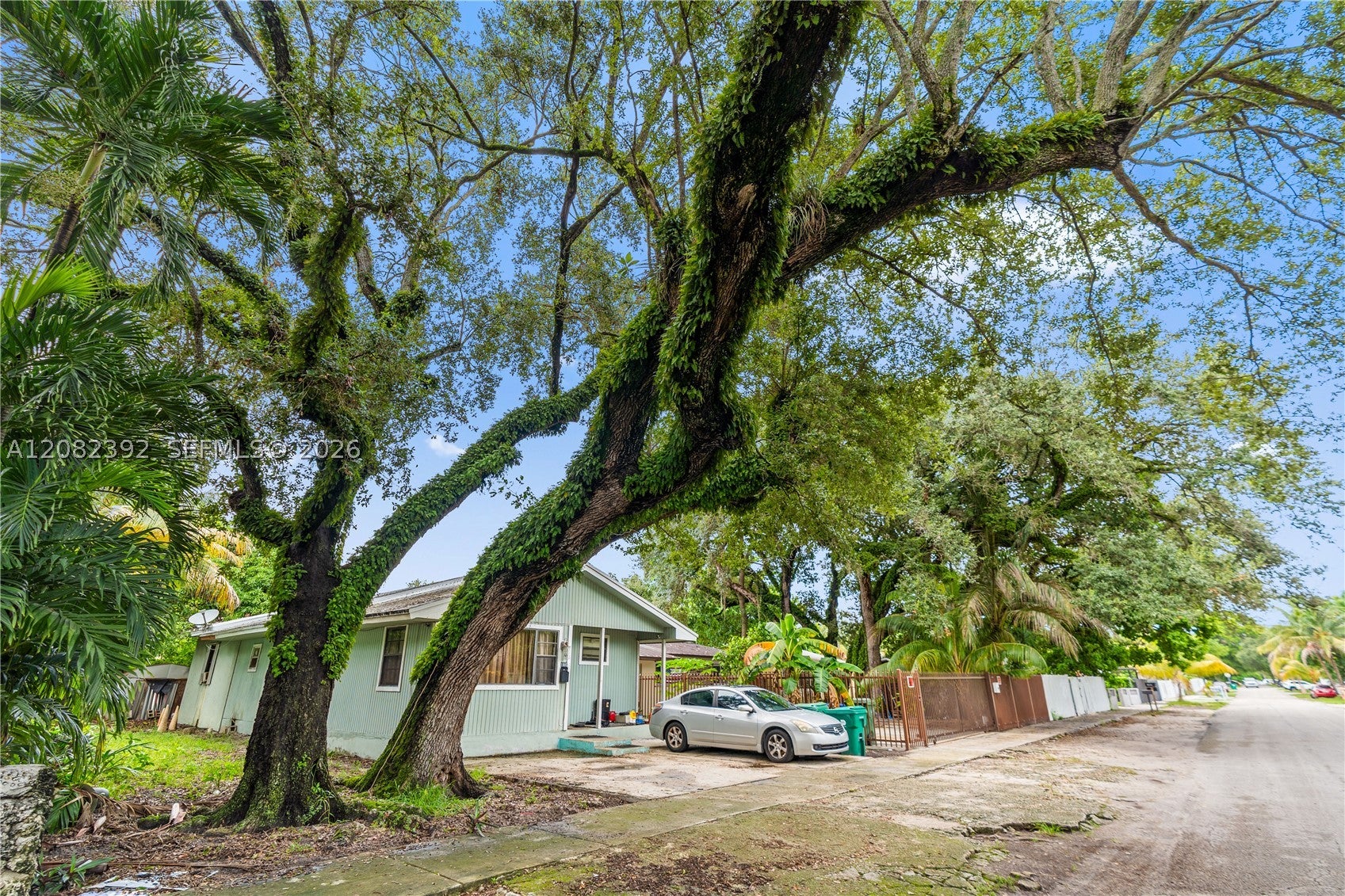 1885 NW 113th Ter