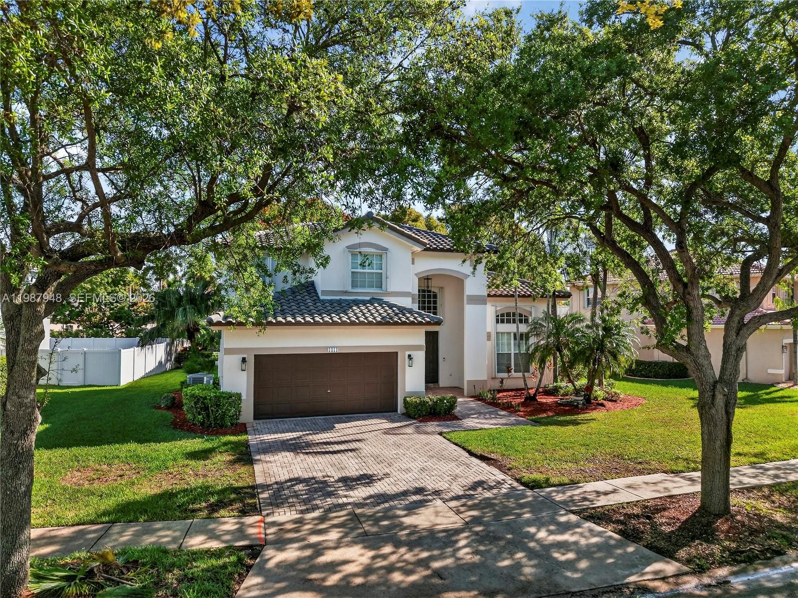 PEMBROKE ISLES 1 - Residential