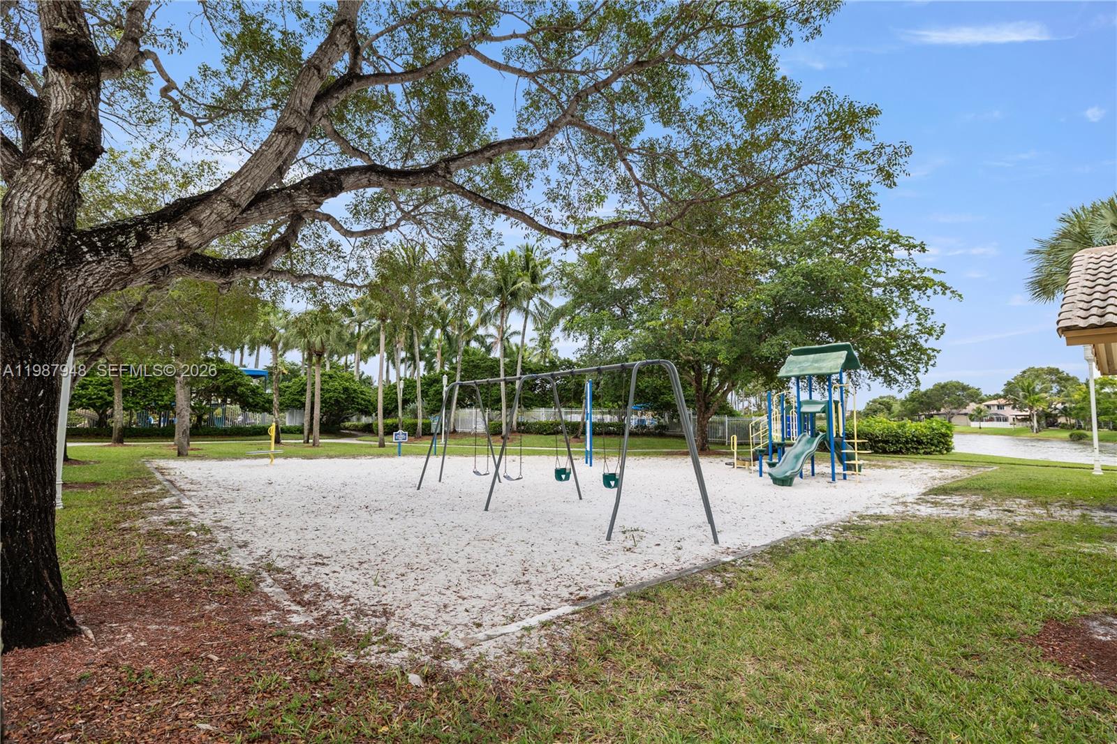 PEMBROKE ISLES 1 - Residential