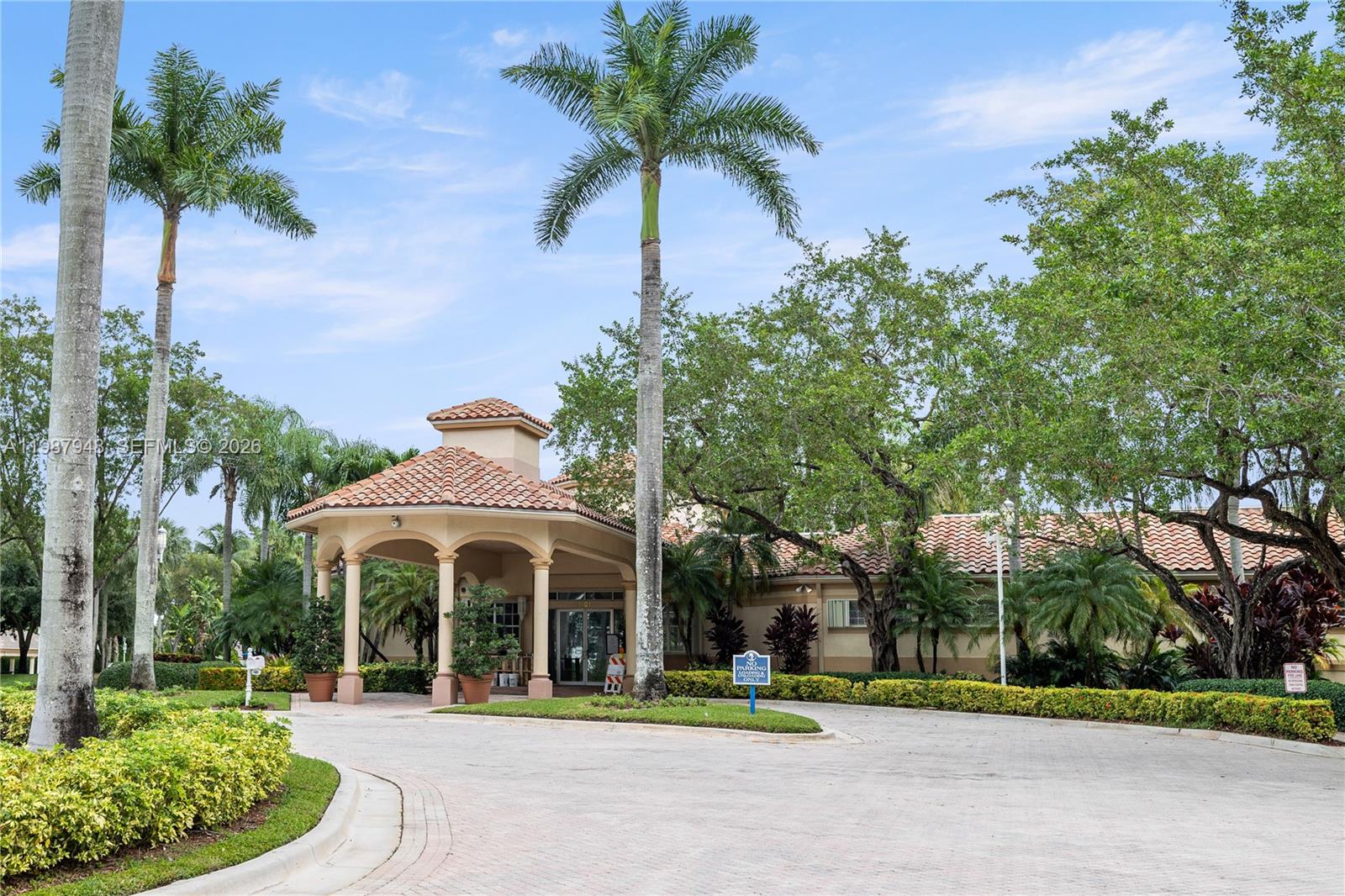 PEMBROKE ISLES 1 - Residential