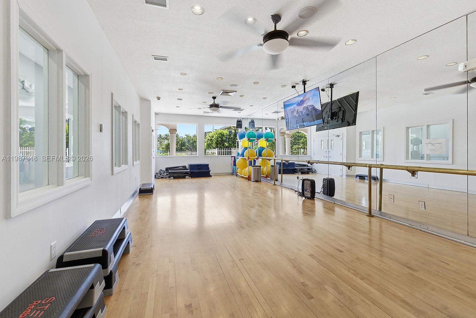 PEMBROKE ISLES 1 - Residential
