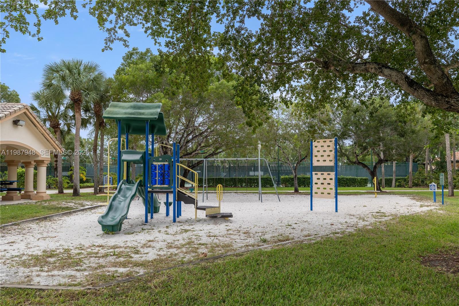 PEMBROKE ISLES 1 - Residential