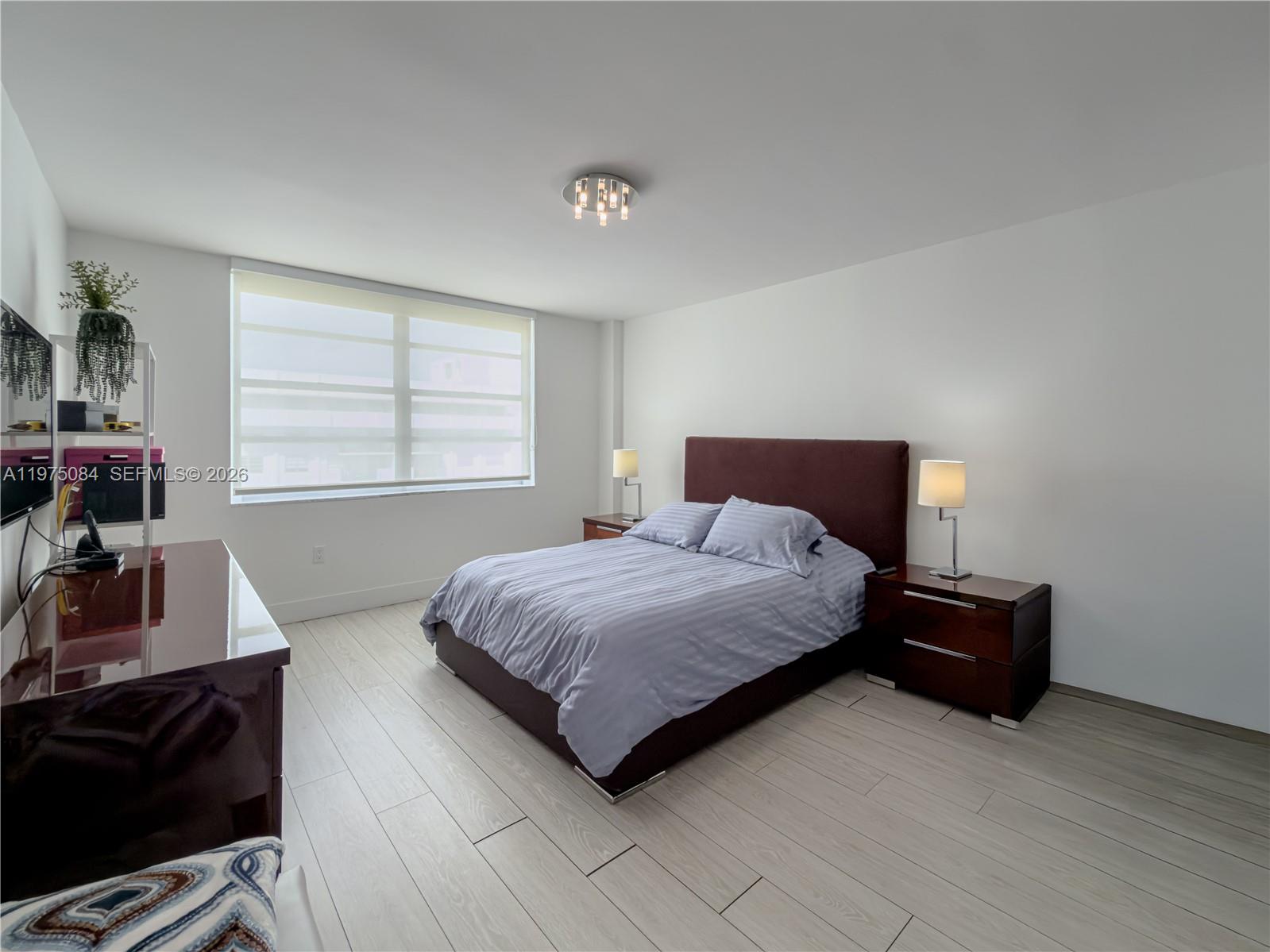 COMMODORE PLAZA CONDO - Residential