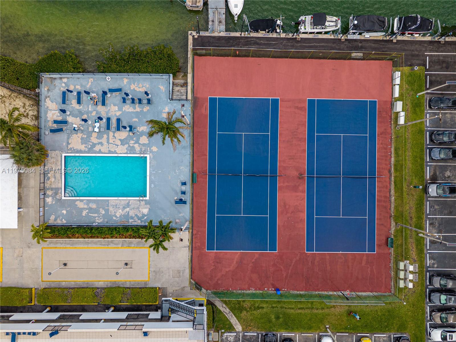 COMMODORE PLAZA CONDO - Residential