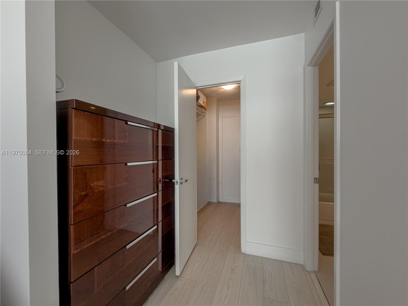 COMMODORE PLAZA CONDO - Residential