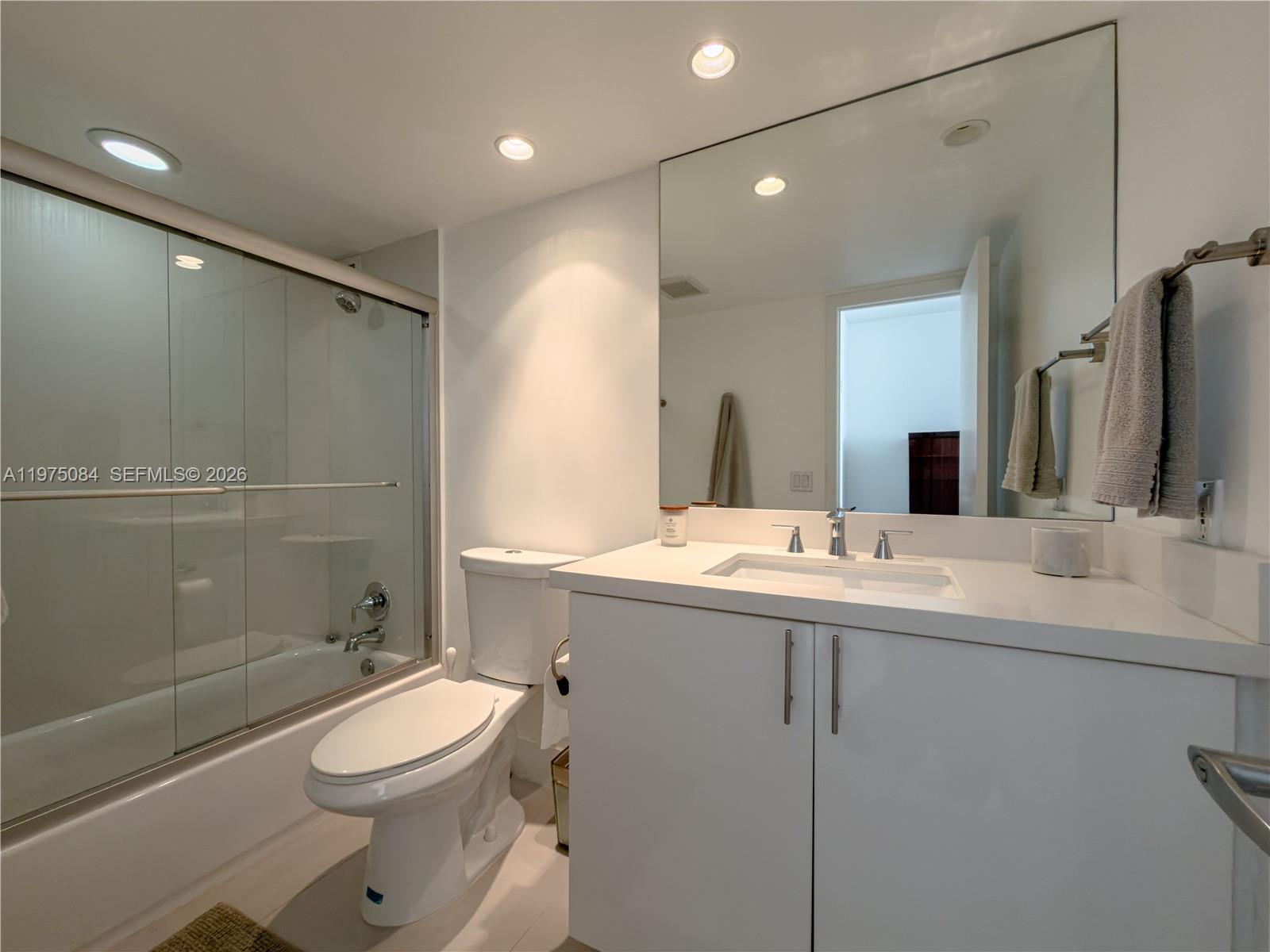 COMMODORE PLAZA CONDO - Residential