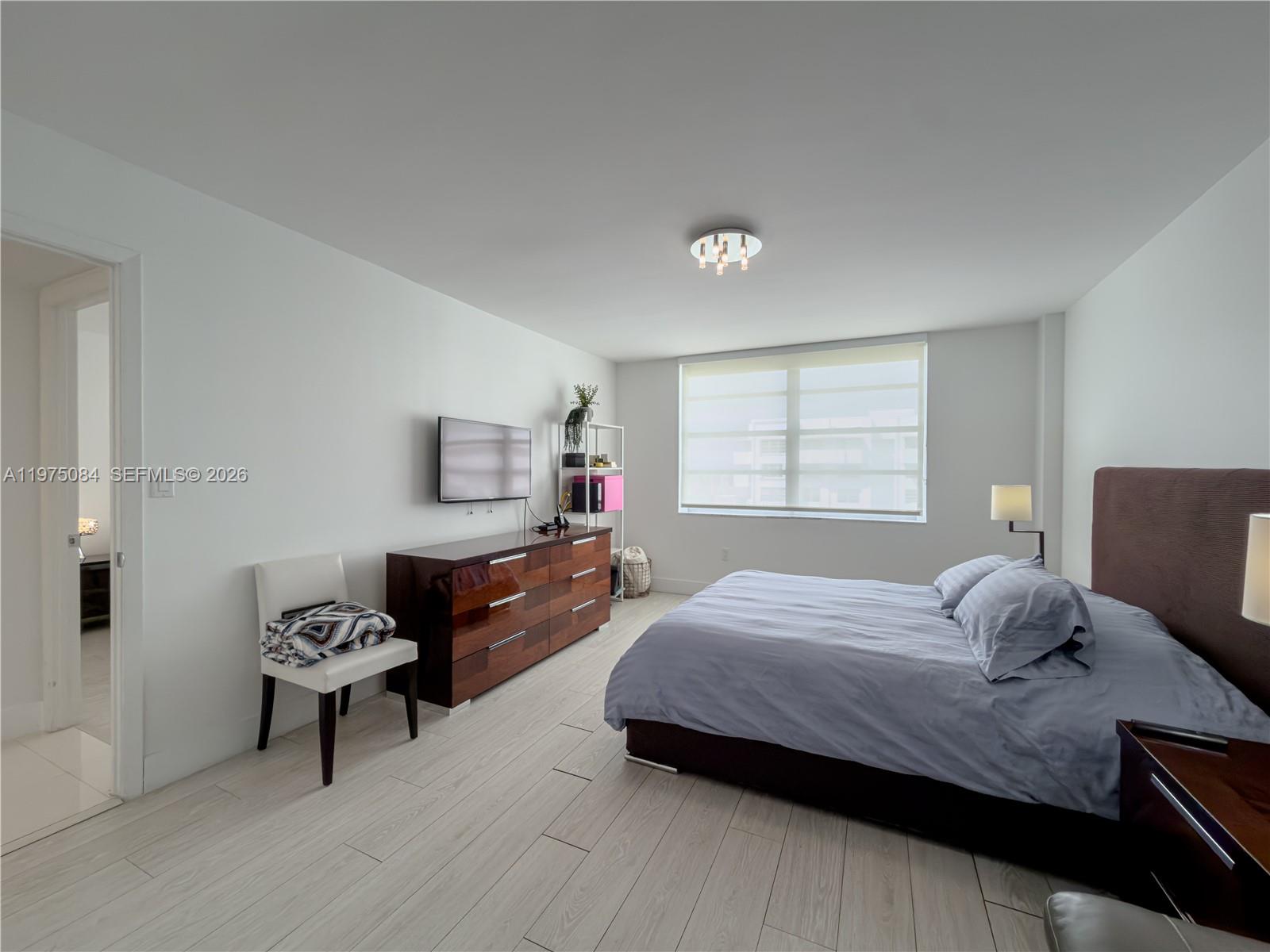 COMMODORE PLAZA CONDO - Residential